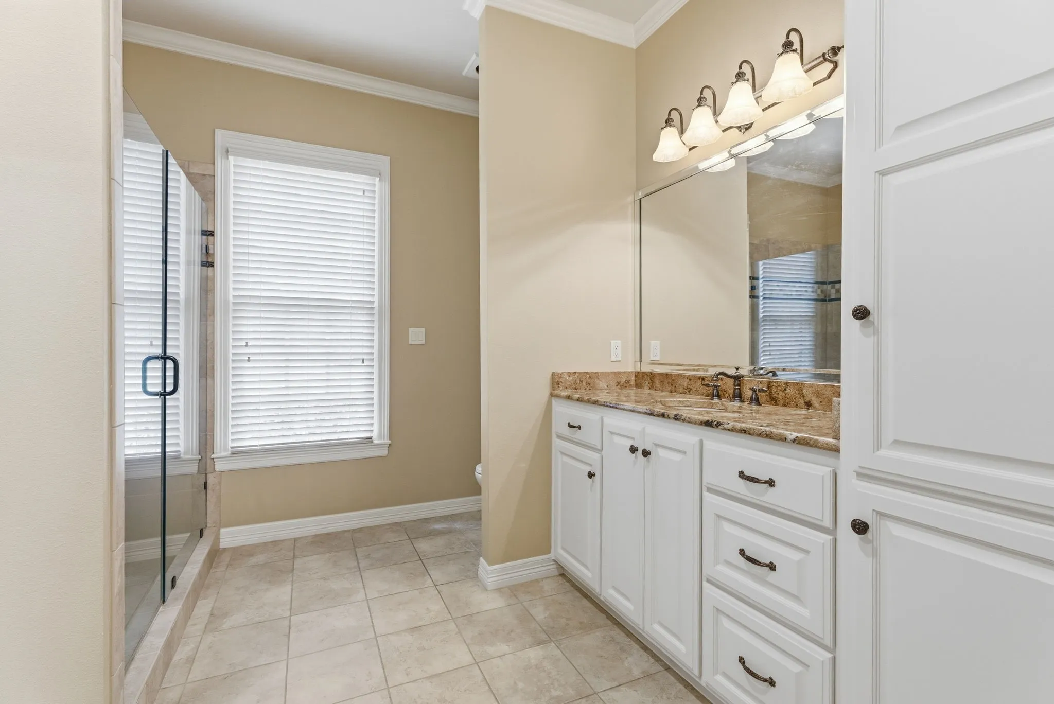 Single Family Residence For Sale in Smith County , 3814 Brighton Creek Circle, Tyler, Texas 75707, 4 Bedroom, 6 Bathroom, 4 Garage spaces, 5,800 Sqft, built in 2007, mls#21383432, Real Estate Agent in Tyler, Homes For Sale in Smith county, Homes For Sale in Tyler, Realtor in Tyler Texas, Real Estate Brokerage Independent Realty Texas, Luminita Cordes Realtor