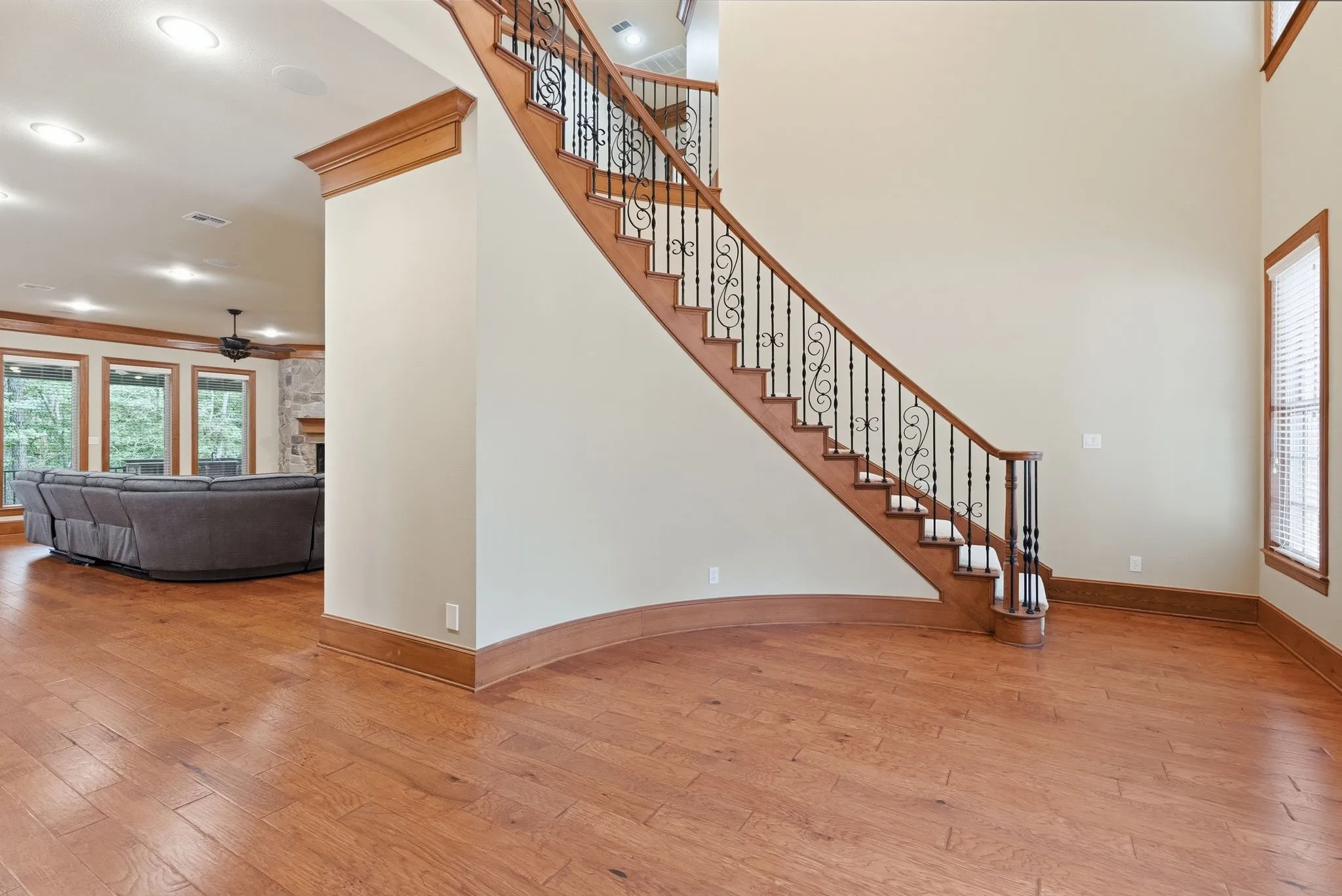 Single Family Residence For Sale in Smith County , 3814 Brighton Creek Circle, Tyler, Texas 75707, 4 Bedroom, 6 Bathroom, 4 Garage spaces, 5,800 Sqft, built in 2007, mls#21383432, Real Estate Agent in Tyler, Homes For Sale in Smith county, Homes For Sale in Tyler, Realtor in Tyler Texas, Real Estate Brokerage Independent Realty Texas, Luminita Cordes Realtor