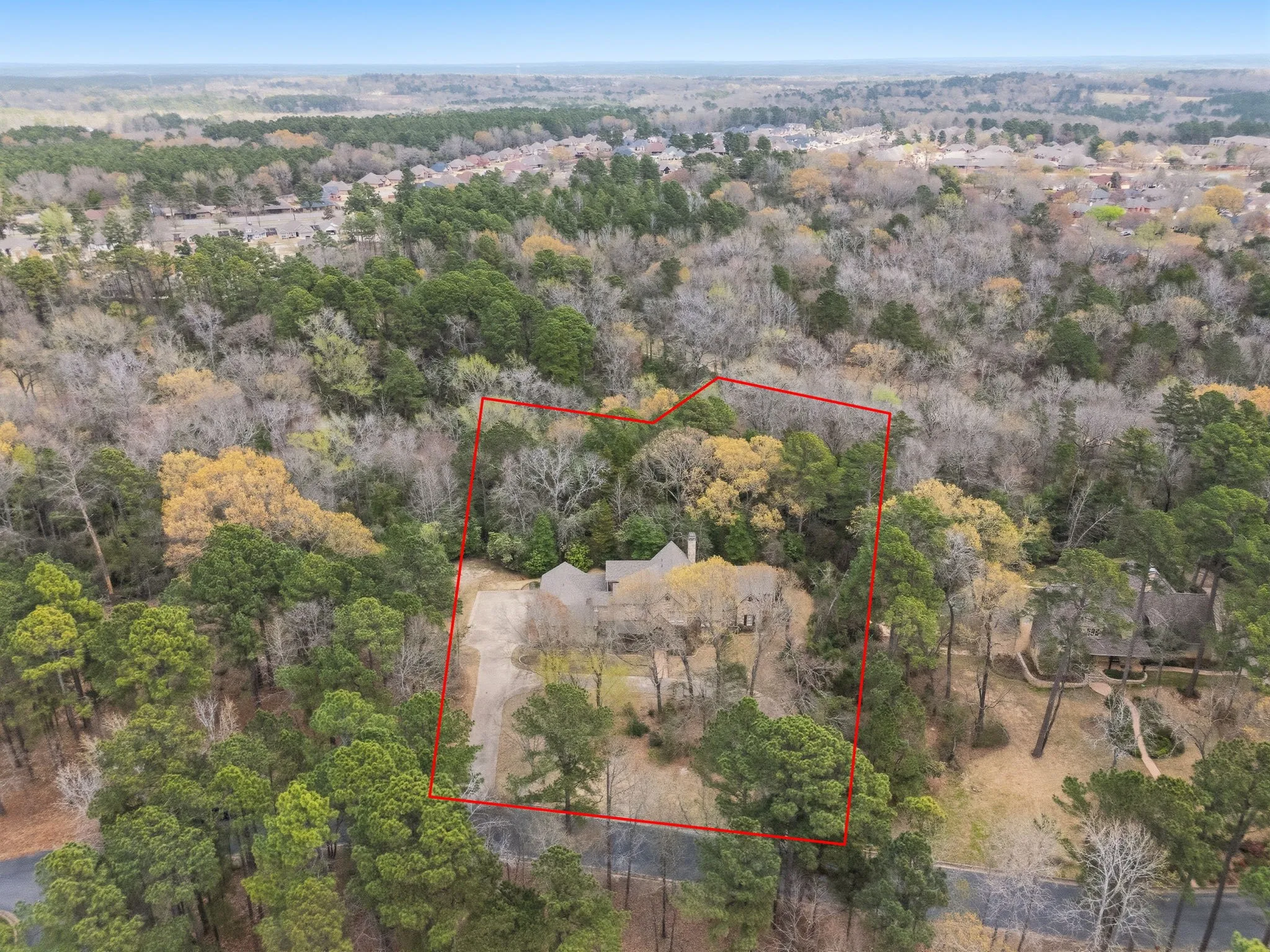 Single Family Residence For Sale in Smith County , 3814 Brighton Creek Circle, Tyler, Texas 75707, 4 Bedroom, 6 Bathroom, 4 Garage spaces, 5,800 Sqft, built in 2007, mls#21383432, Real Estate Agent in Tyler, Homes For Sale in Smith county, Homes For Sale in Tyler, Realtor in Tyler Texas, Real Estate Brokerage Independent Realty Texas, Luminita Cordes Realtor