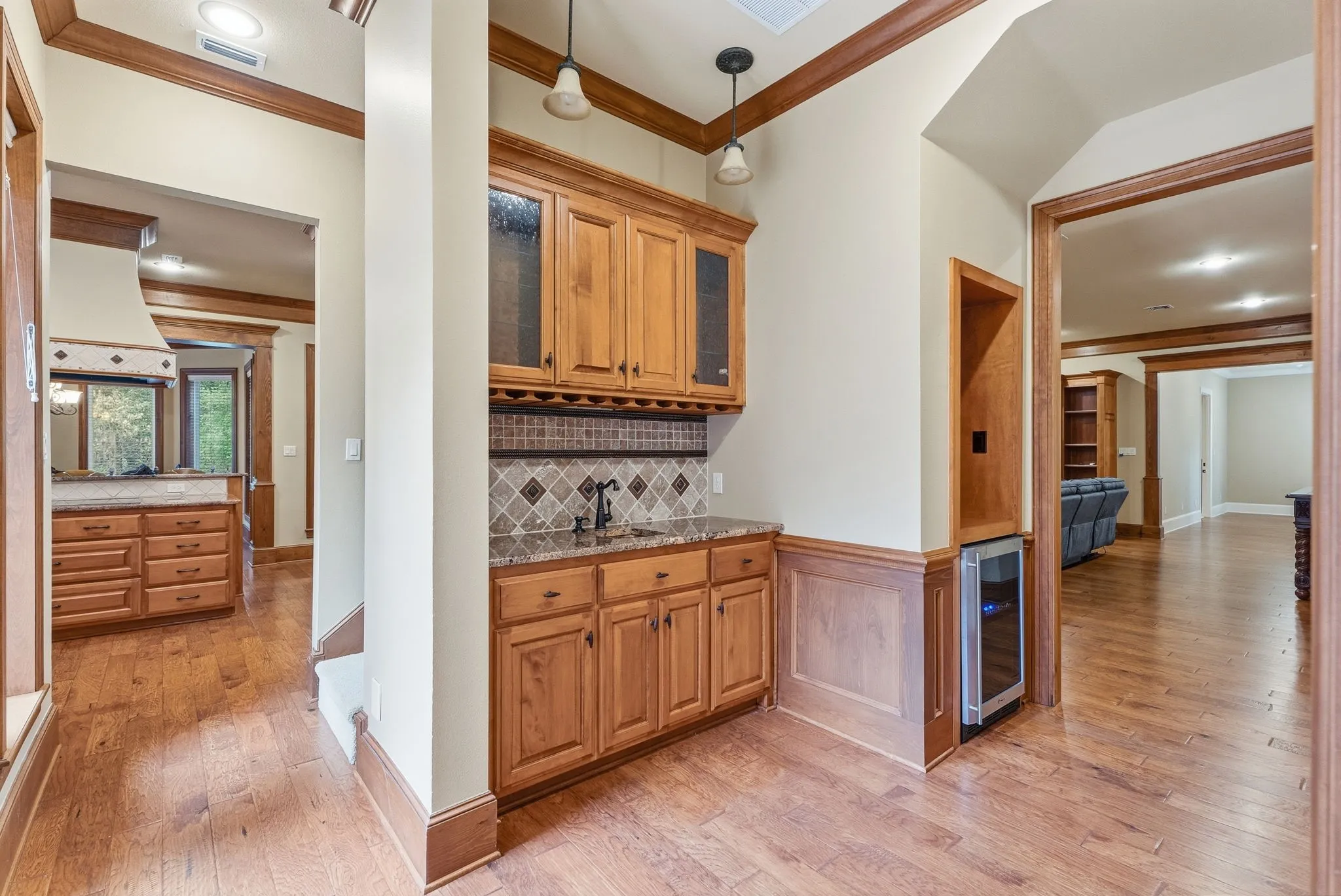 Single Family Residence For Sale in Smith County , 3814 Brighton Creek Circle, Tyler, Texas 75707, 4 Bedroom, 6 Bathroom, 4 Garage spaces, 5,800 Sqft, built in 2007, mls#21383432, Real Estate Agent in Tyler, Homes For Sale in Smith county, Homes For Sale in Tyler, Realtor in Tyler Texas, Real Estate Brokerage Independent Realty Texas, Luminita Cordes Realtor