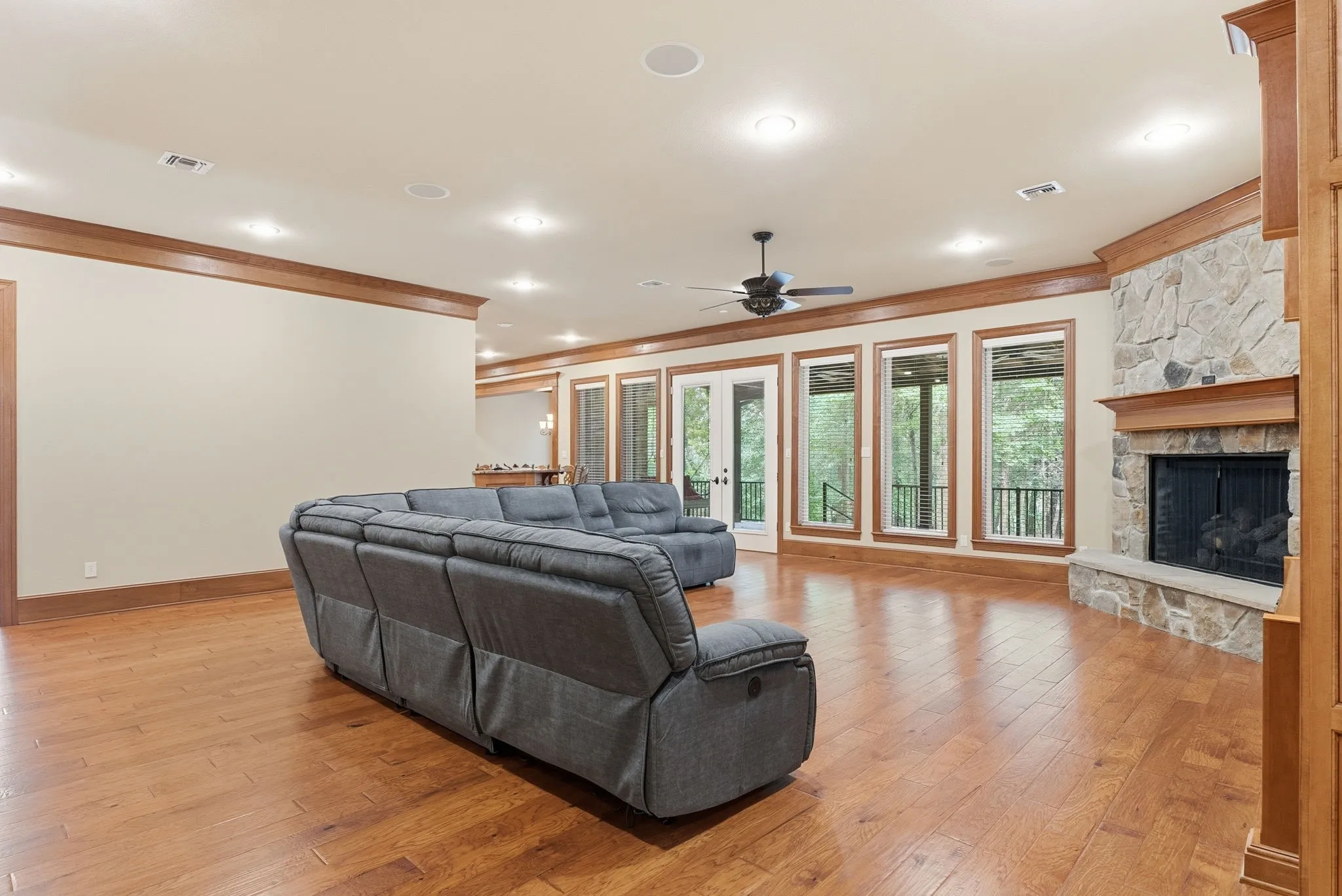 Single Family Residence For Sale in Smith County , 3814 Brighton Creek Circle, Tyler, Texas 75707, 4 Bedroom, 6 Bathroom, 4 Garage spaces, 5,800 Sqft, built in 2007, mls#21383432, Real Estate Agent in Tyler, Homes For Sale in Smith county, Homes For Sale in Tyler, Realtor in Tyler Texas, Real Estate Brokerage Independent Realty Texas, Luminita Cordes Realtor