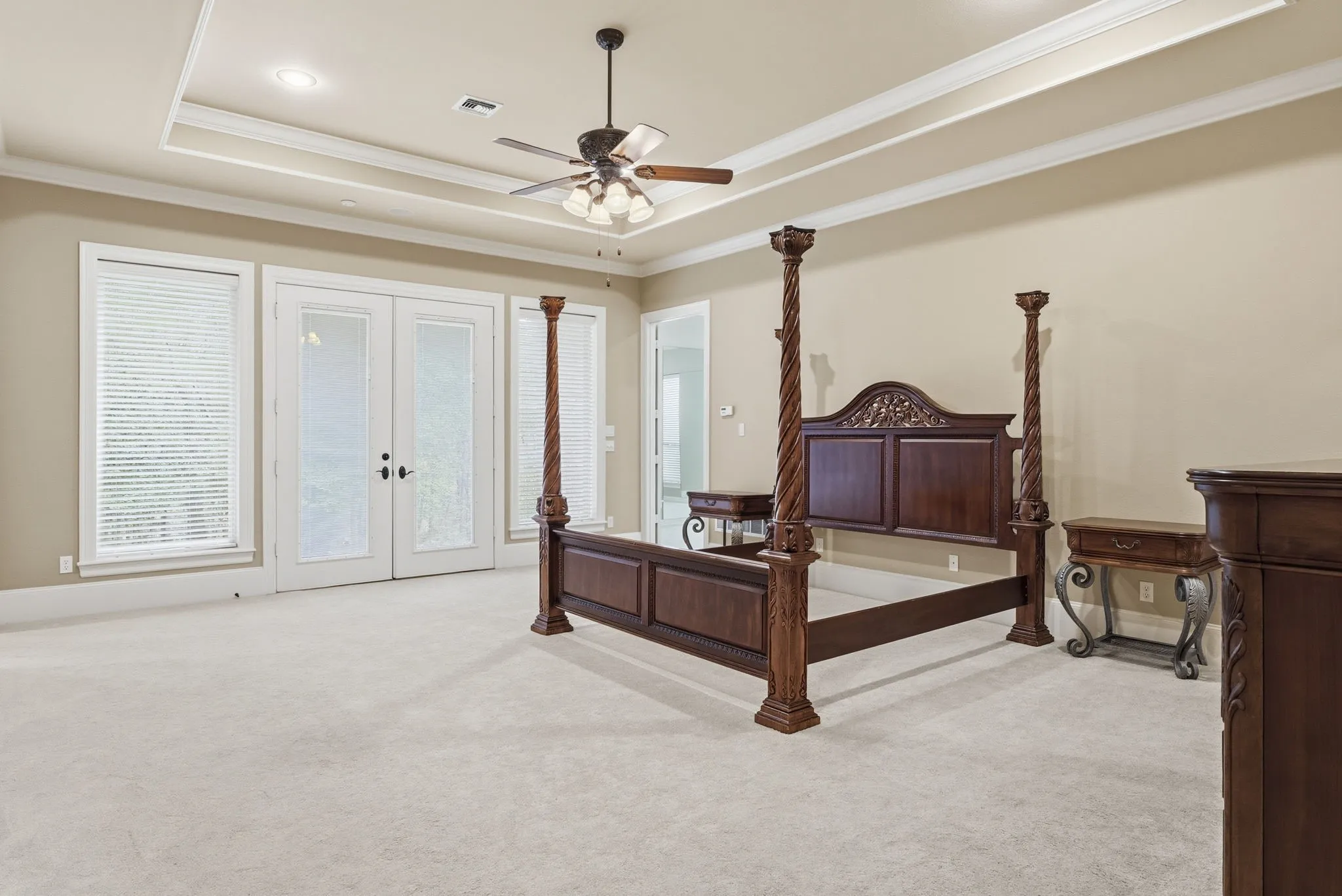 Single Family Residence For Sale in Smith County , 3814 Brighton Creek Circle, Tyler, Texas 75707, 4 Bedroom, 6 Bathroom, 4 Garage spaces, 5,800 Sqft, built in 2007, mls#21383432, Real Estate Agent in Tyler, Homes For Sale in Smith county, Homes For Sale in Tyler, Realtor in Tyler Texas, Real Estate Brokerage Independent Realty Texas, Luminita Cordes Realtor
