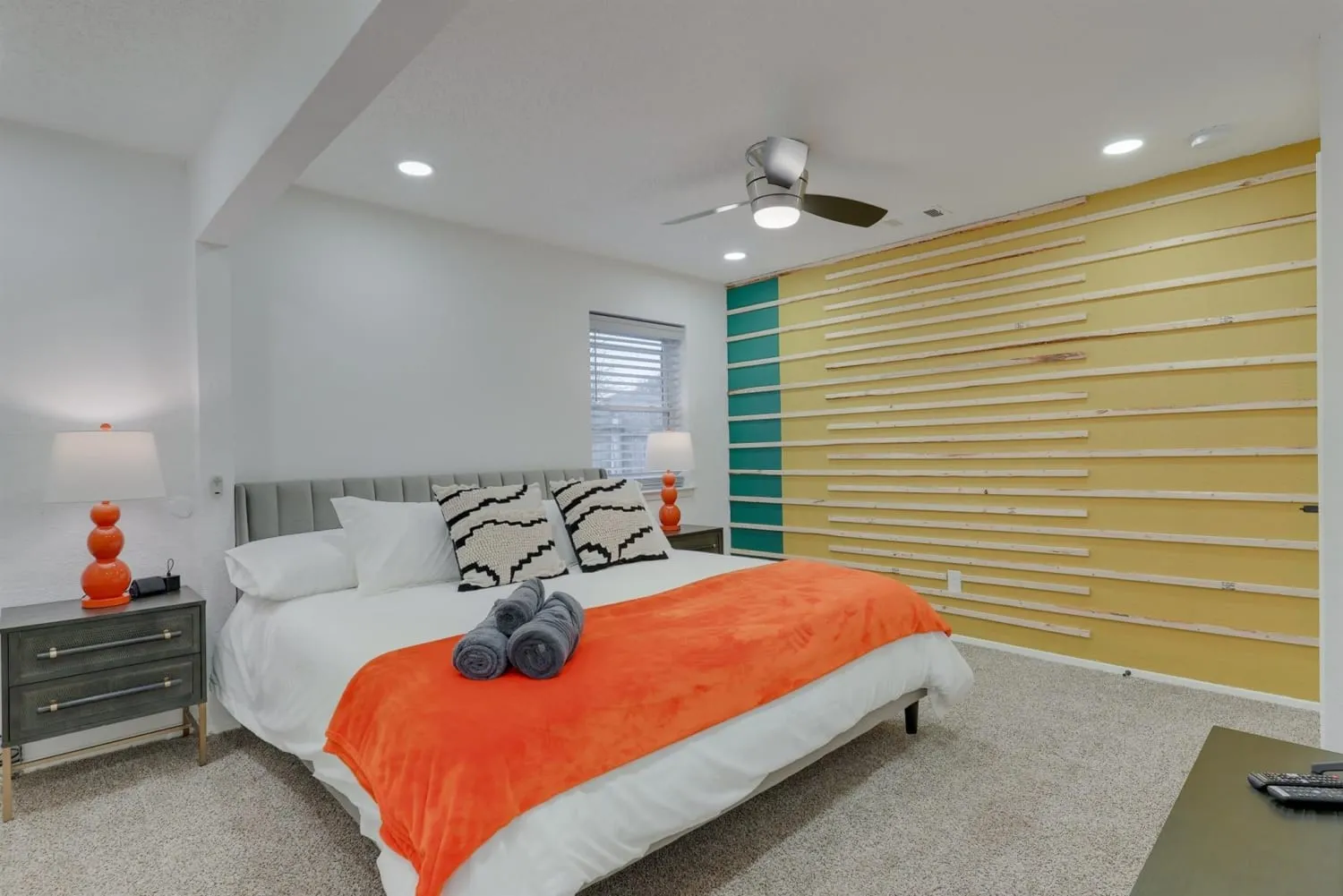 Single Family Residence For Rent in Tarrant County , 6048 Holiday Lane, North Richland Hills, Texas 76180, 4 Bedroom, 3 Bathroom, 1 Garage spaces, 1,342 Sqft, built in 1972, mls#21189178, Real Estate Agent in North Richland Hills, Homes For Rent in Tarrant county, Homes For Rent in North Richland Hills, Realtor in North Richland Hills Texas, Real Estate Brokerage Independent Realty Texas, Luminita Cordes Realtor