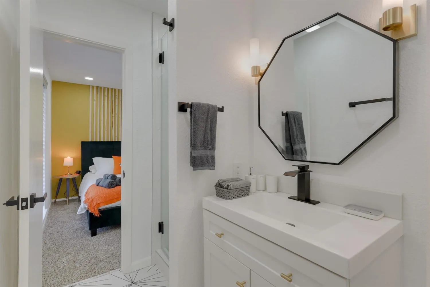 Single Family Residence For Rent in Tarrant County , 6048 Holiday Lane, North Richland Hills, Texas 76180, 4 Bedroom, 3 Bathroom, 1 Garage spaces, 1,342 Sqft, built in 1972, mls#21189178, Real Estate Agent in North Richland Hills, Homes For Rent in Tarrant county, Homes For Rent in North Richland Hills, Realtor in North Richland Hills Texas, Real Estate Brokerage Independent Realty Texas, Luminita Cordes Realtor