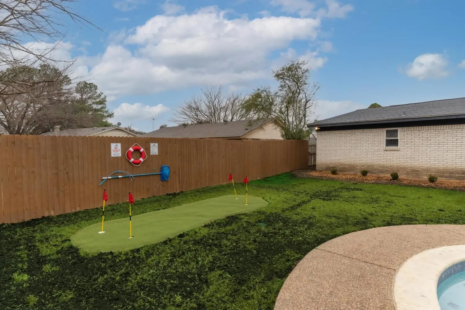 Single Family Residence For Rent in Tarrant County , 6048 Holiday Lane, North Richland Hills, Texas 76180, 4 Bedroom, 3 Bathroom, 1 Garage spaces, 1,342 Sqft, built in 1972, mls#21189178, Real Estate Agent in North Richland Hills, Homes For Rent in Tarrant county, Homes For Rent in North Richland Hills, Realtor in North Richland Hills Texas, Real Estate Brokerage Independent Realty Texas, Luminita Cordes Realtor