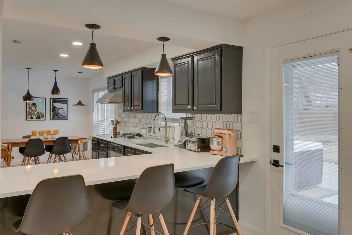 Single Family Residence For Rent in Tarrant County , 6048 Holiday Lane, North Richland Hills, Texas 76180, 4 Bedroom, 3 Bathroom, 1 Garage spaces, 1,342 Sqft, built in 1972, mls#21189178, Real Estate Agent in North Richland Hills, Homes For Rent in Tarrant county, Homes For Rent in North Richland Hills, Realtor in North Richland Hills Texas, Real Estate Brokerage Independent Realty Texas, Luminita Cordes Realtor