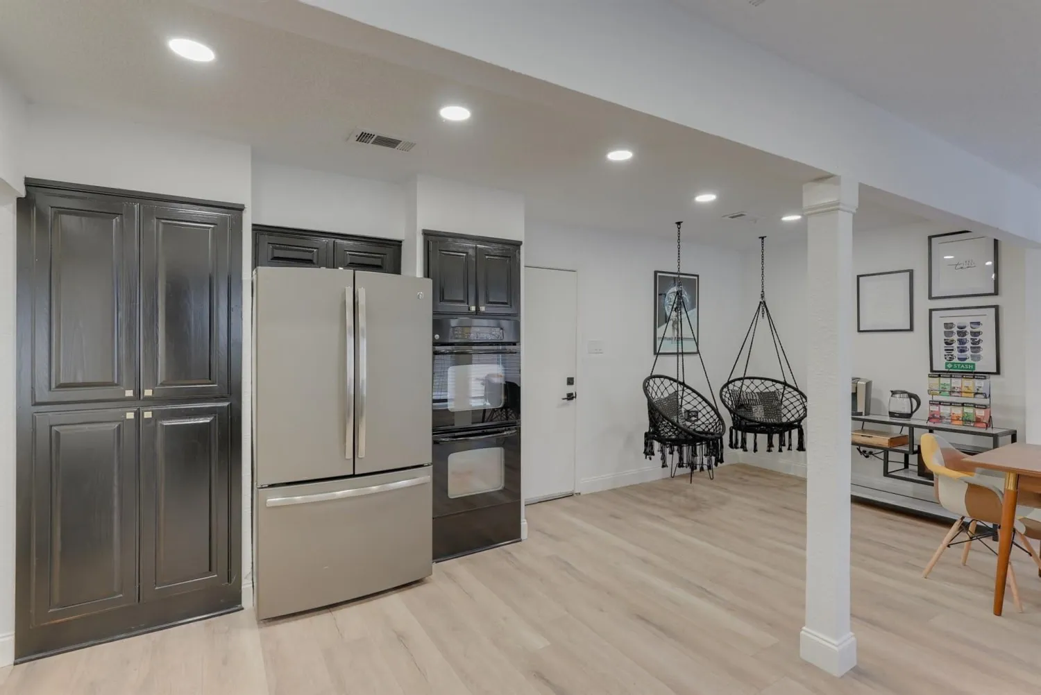 Single Family Residence For Rent in Tarrant County , 6048 Holiday Lane, North Richland Hills, Texas 76180, 4 Bedroom, 3 Bathroom, 1 Garage spaces, 1,342 Sqft, built in 1972, mls#21189178, Real Estate Agent in North Richland Hills, Homes For Rent in Tarrant county, Homes For Rent in North Richland Hills, Realtor in North Richland Hills Texas, Real Estate Brokerage Independent Realty Texas, Luminita Cordes Realtor