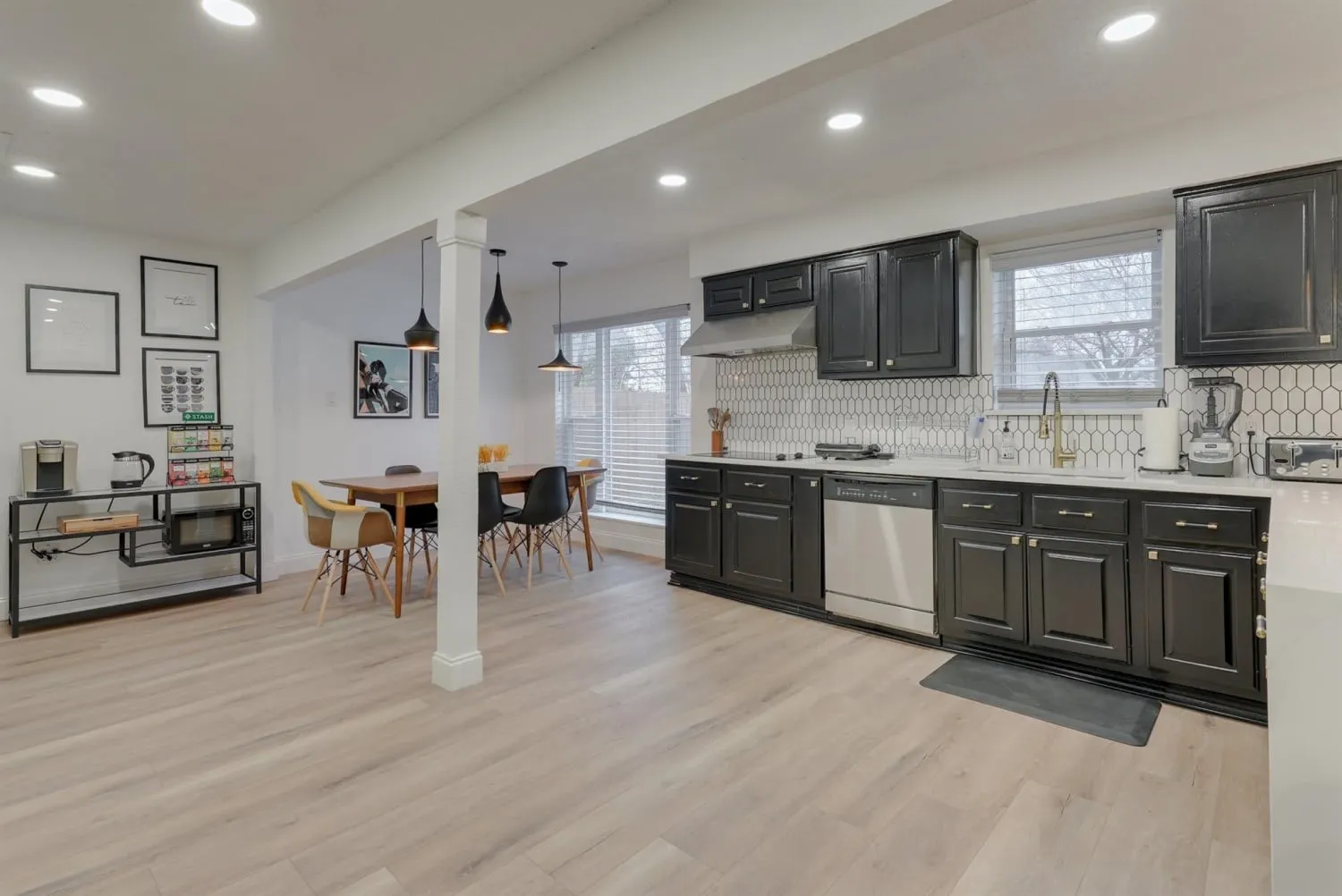 Single Family Residence For Rent in Tarrant County , 6048 Holiday Lane, North Richland Hills, Texas 76180, 4 Bedroom, 3 Bathroom, 1 Garage spaces, 1,342 Sqft, built in 1972, mls#21189178, Real Estate Agent in North Richland Hills, Homes For Rent in Tarrant county, Homes For Rent in North Richland Hills, Realtor in North Richland Hills Texas, Real Estate Brokerage Independent Realty Texas, Luminita Cordes Realtor