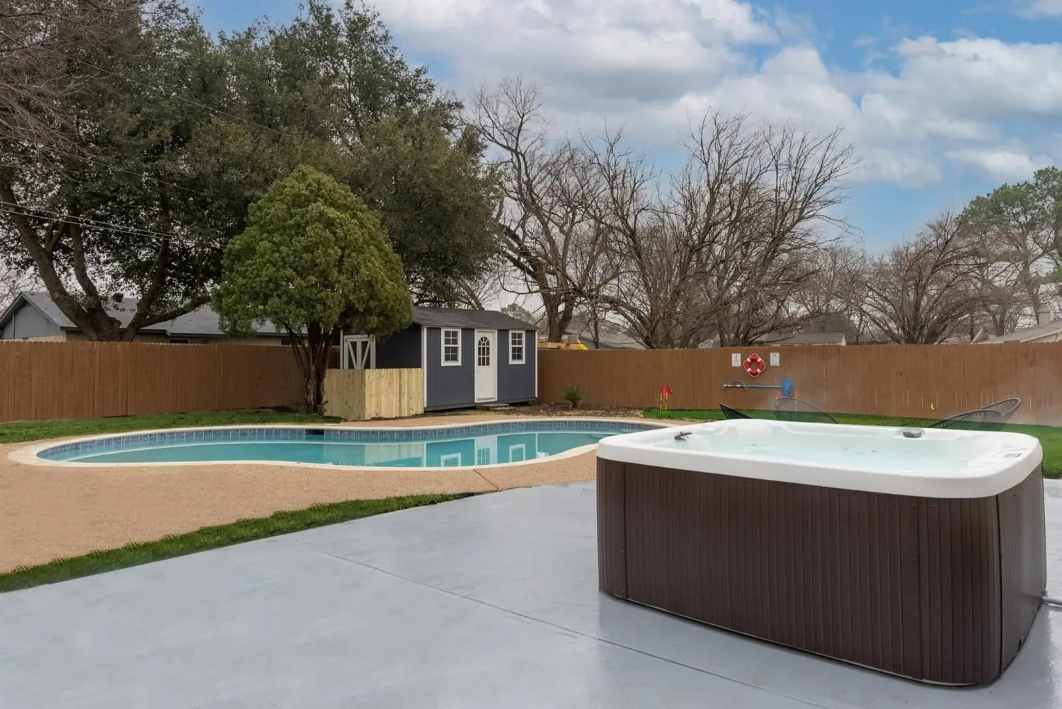 Single Family Residence For Rent in Tarrant County , 6048 Holiday Lane, North Richland Hills, Texas 76180, 4 Bedroom, 3 Bathroom, 1 Garage spaces, 1,342 Sqft, built in 1972, mls#21189178, Real Estate Agent in North Richland Hills, Homes For Rent in Tarrant county, Homes For Rent in North Richland Hills, Realtor in North Richland Hills Texas, Real Estate Brokerage Independent Realty Texas, Luminita Cordes Realtor