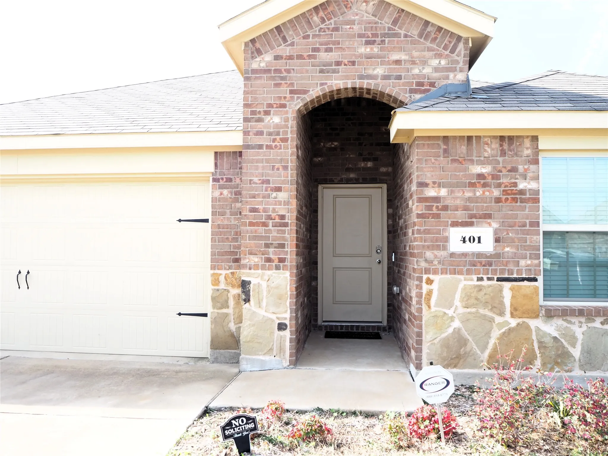 Single Family Residence For Rent in Denton County , 401 Wilson Way, Denton, Texas 76207, 3 Bedroom, 2 Bathroom, 2 Garage spaces, 2,095 Sqft, built in 2019, mls#21383439, Real Estate Agent in Denton, Homes For Rent in Denton county, Homes For Rent in Denton, Realtor in Denton Texas, Real Estate Brokerage Independent Realty Texas, Luminita Cordes Realtor