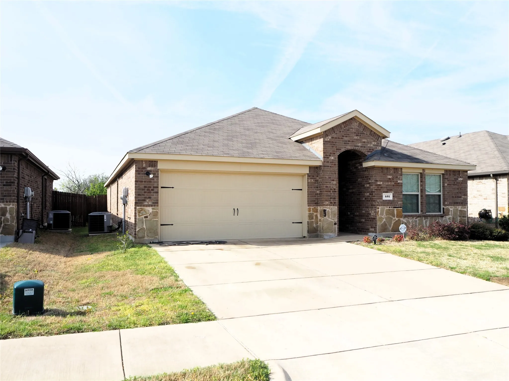 Single Family Residence For Rent in Denton County , 401 Wilson Way, Denton, Texas 76207, 3 Bedroom, 2 Bathroom, 2 Garage spaces, 2,095 Sqft, built in 2019, mls#21383439, Real Estate Agent in Denton, Homes For Rent in Denton county, Homes For Rent in Denton, Realtor in Denton Texas, Real Estate Brokerage Independent Realty Texas, Luminita Cordes Realtor