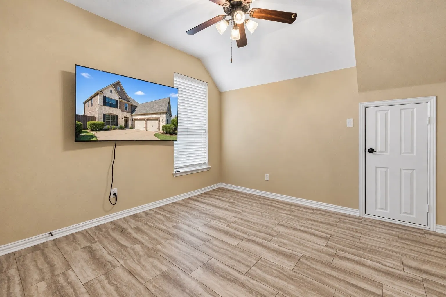 Secondary bedroom upstairs