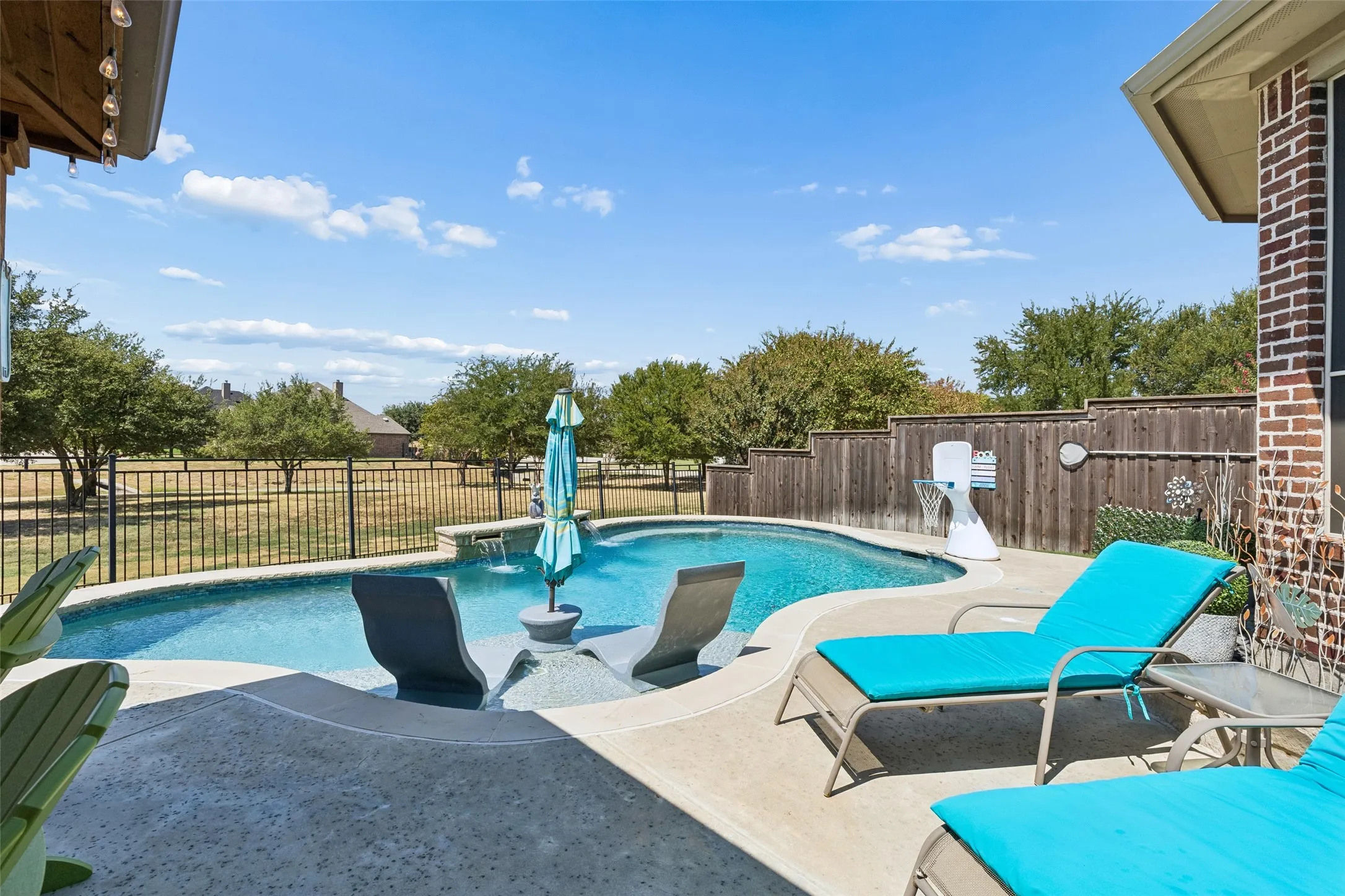 Single Family Residence For Sale in Collin County , 7625 Ridgedale Court, Sachse, Texas 75048, 5 Bedroom, 4 Bathroom, 3 Garage spaces, 3,505 Sqft, built in 2009, mls#21383061, Real Estate Agent in Sachse, Homes For Sale in Collin county, Homes For Sale in Sachse, Realtor in Sachse Texas, Real Estate Brokerage Independent Realty Texas, Luminita Cordes Realtor