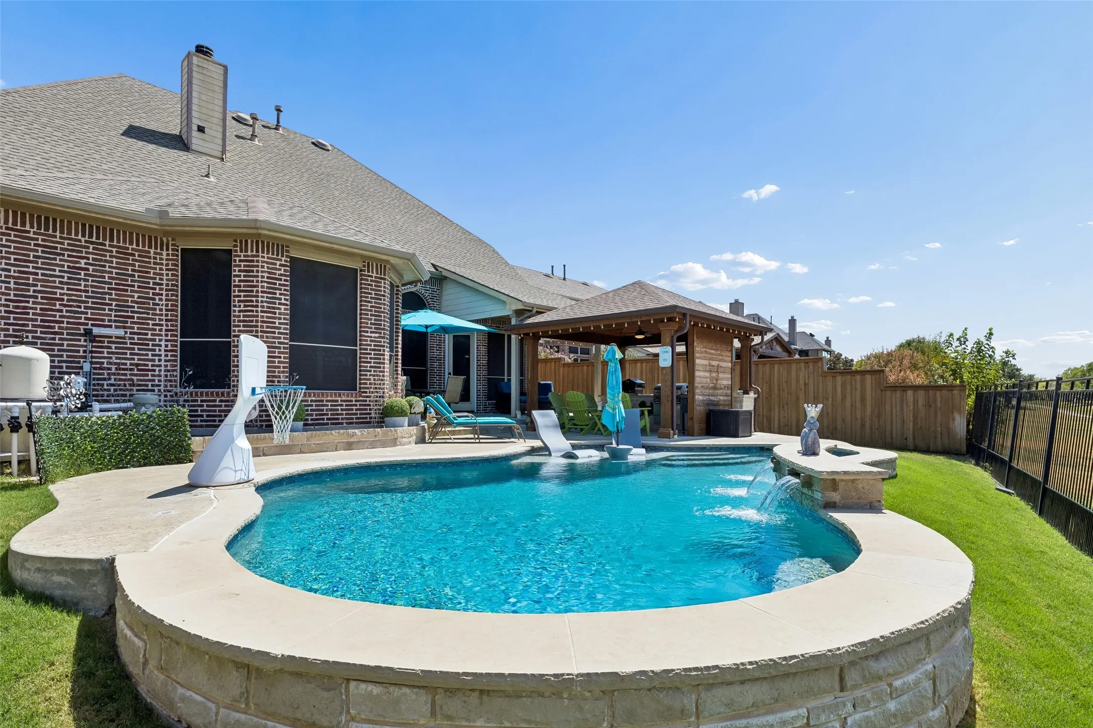 Single Family Residence For Sale in Collin County , 7625 Ridgedale Court, Sachse, Texas 75048, 5 Bedroom, 4 Bathroom, 3 Garage spaces, 3,505 Sqft, built in 2009, mls#21383061, Real Estate Agent in Sachse, Homes For Sale in Collin county, Homes For Sale in Sachse, Realtor in Sachse Texas, Real Estate Brokerage Independent Realty Texas, Luminita Cordes Realtor