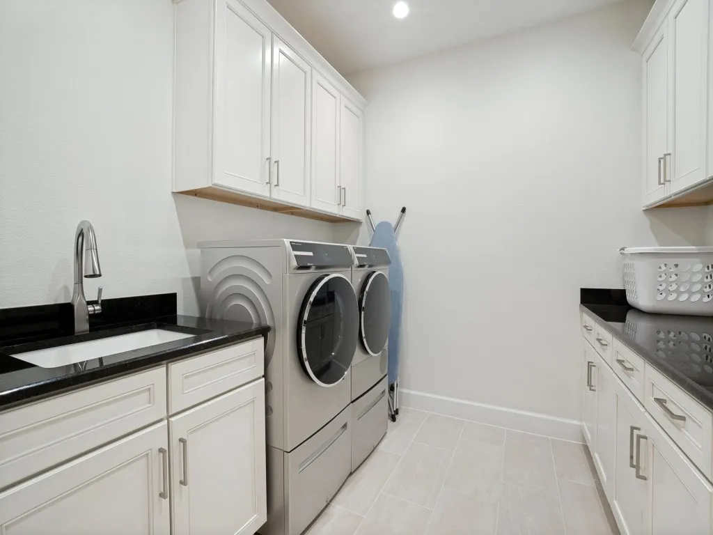 Single Family Residence For Sale in Denton County , 8117 Cocobolo Drive, Denton, Texas 76207, 3 Bedroom, 4 Bathroom, 3 Garage spaces, 2,928 Sqft, built in 2022, mls#21377682, Real Estate Agent in Denton, Homes For Sale in Denton county, Homes For Sale in Denton, Realtor in Denton Texas, Real Estate Brokerage Independent Realty Texas, Luminita Cordes Realtor