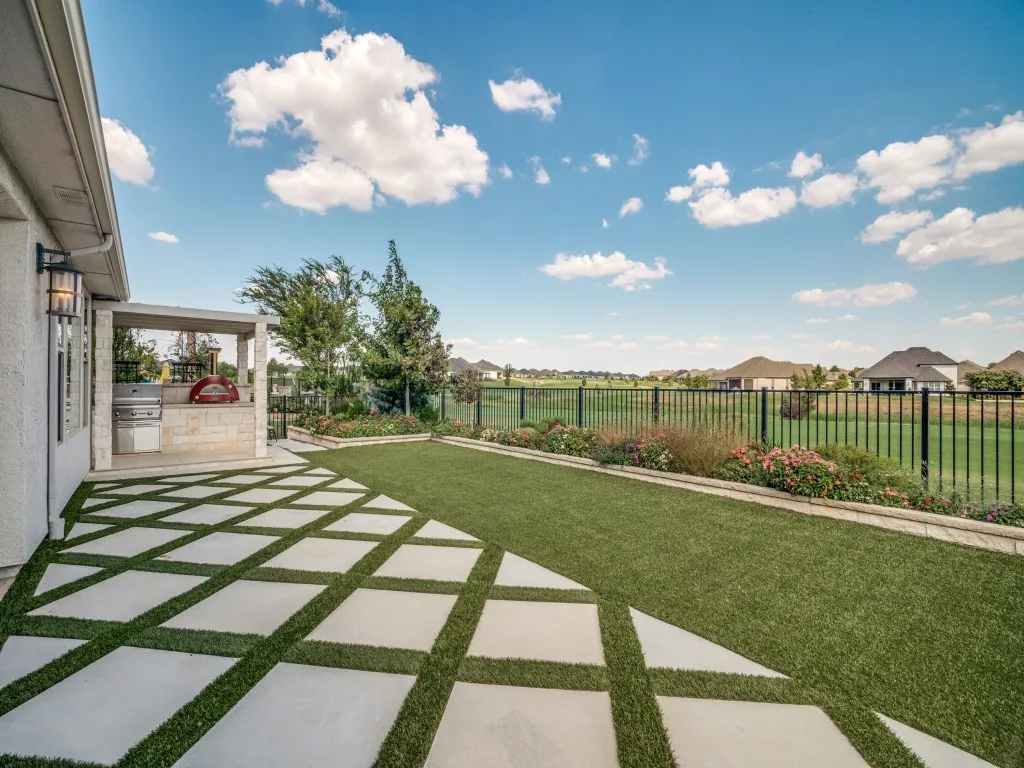 Single Family Residence For Sale in Denton County , 8117 Cocobolo Drive, Denton, Texas 76207, 3 Bedroom, 4 Bathroom, 3 Garage spaces, 2,928 Sqft, built in 2022, mls#21377682, Real Estate Agent in Denton, Homes For Sale in Denton county, Homes For Sale in Denton, Realtor in Denton Texas, Real Estate Brokerage Independent Realty Texas, Luminita Cordes Realtor