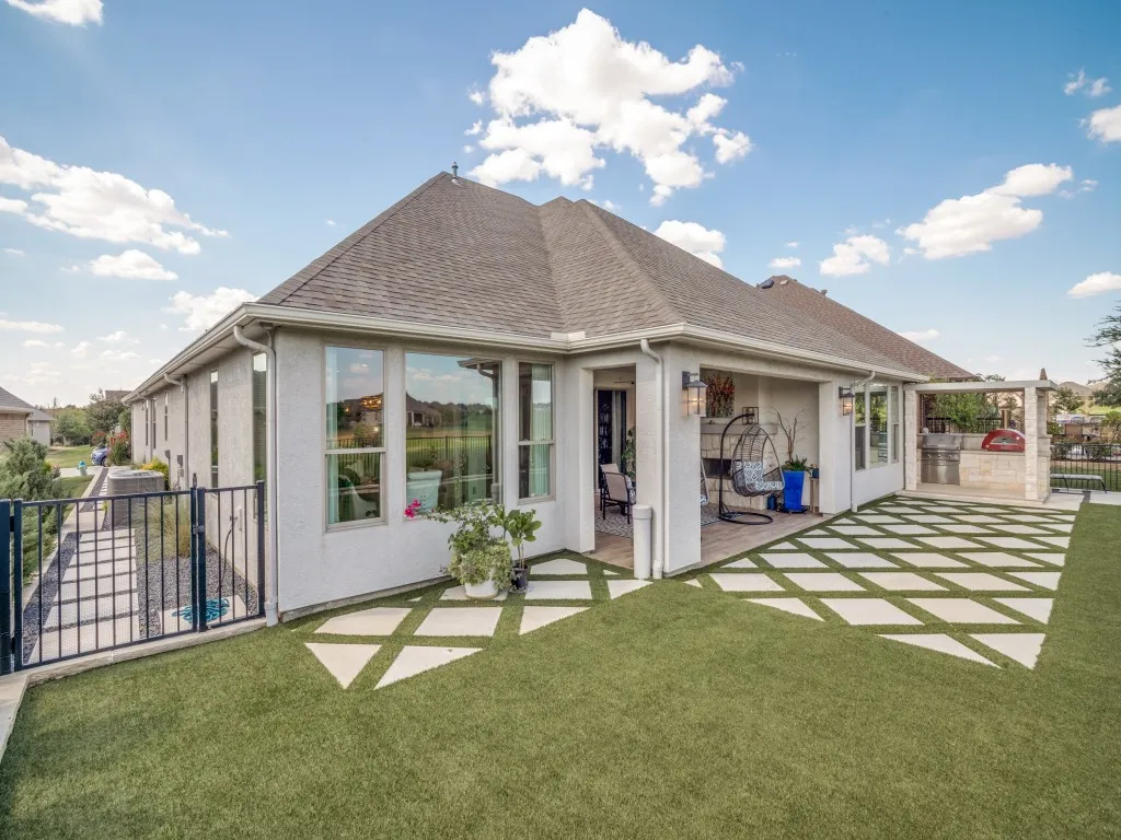 Single Family Residence For Sale in Denton County , 8117 Cocobolo Drive, Denton, Texas 76207, 3 Bedroom, 4 Bathroom, 3 Garage spaces, 2,928 Sqft, built in 2022, mls#21377682, Real Estate Agent in Denton, Homes For Sale in Denton county, Homes For Sale in Denton, Realtor in Denton Texas, Real Estate Brokerage Independent Realty Texas, Luminita Cordes Realtor