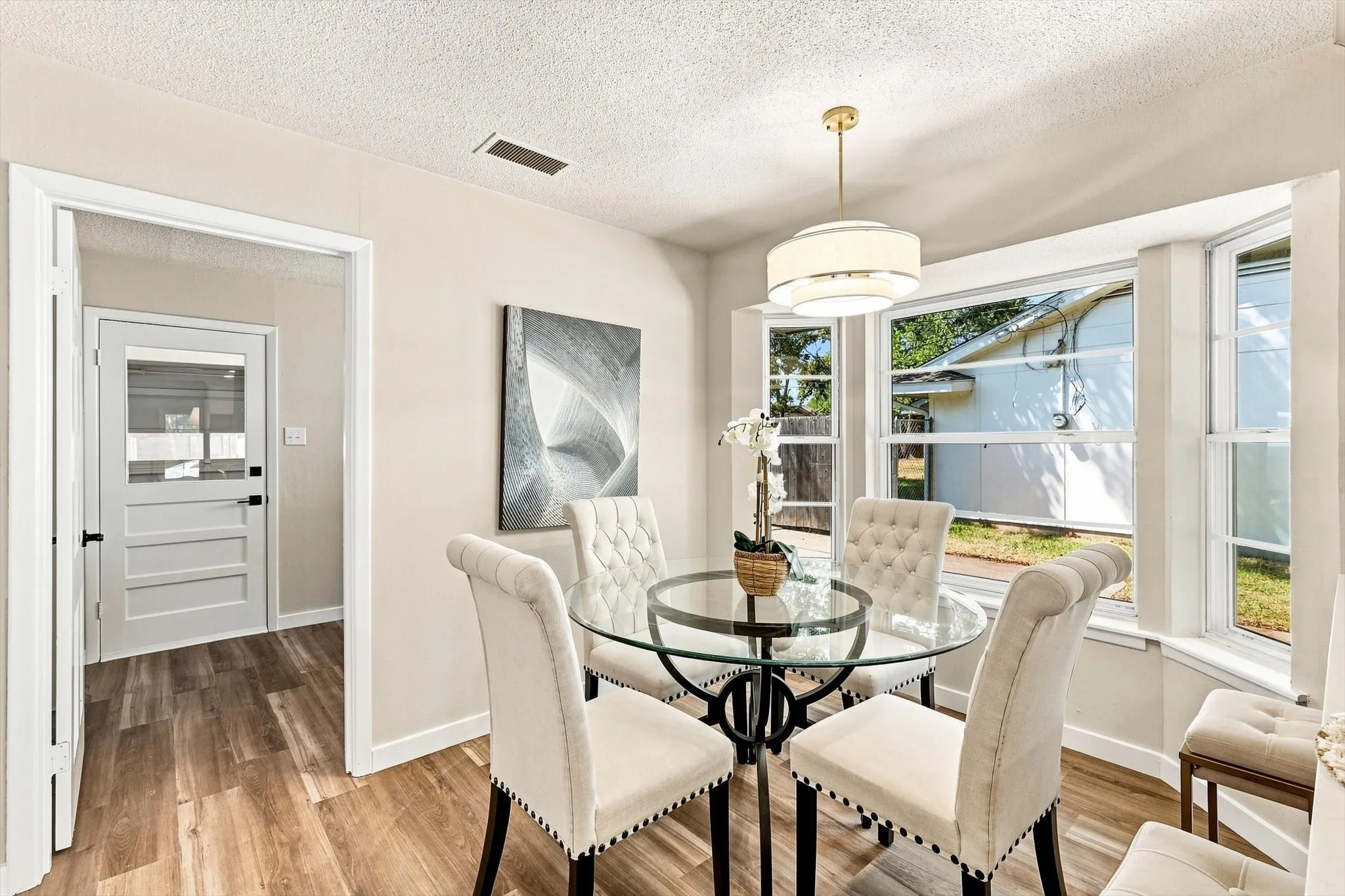 Single Family Residence For Sale in Tarrant County , 305 Brookview Drive, Hurst, Texas 76054, 4 Bedroom, 3 Bathroom, 2 Garage spaces, 2,437 Sqft, built in 1963, mls#21382020, Real Estate Agent in Hurst, Homes For Sale in Tarrant county, Homes For Sale in Hurst, Realtor in Hurst Texas, Real Estate Brokerage Independent Realty Texas, Luminita Cordes Realtor