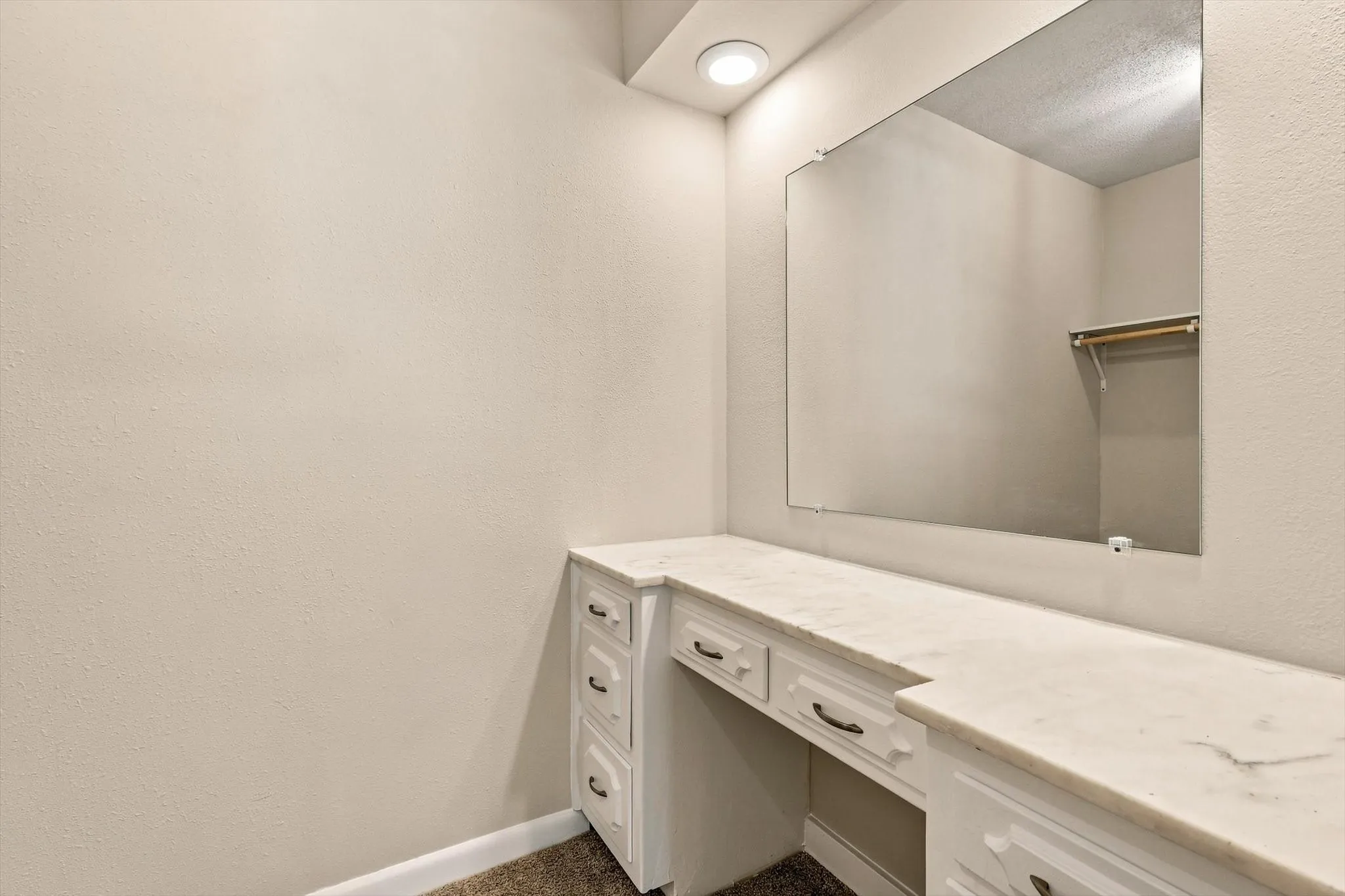 Single Family Residence For Sale in Tarrant County , 305 Brookview Drive, Hurst, Texas 76054, 4 Bedroom, 3 Bathroom, 2 Garage spaces, 2,437 Sqft, built in 1963, mls#21382020, Real Estate Agent in Hurst, Homes For Sale in Tarrant county, Homes For Sale in Hurst, Realtor in Hurst Texas, Real Estate Brokerage Independent Realty Texas, Luminita Cordes Realtor