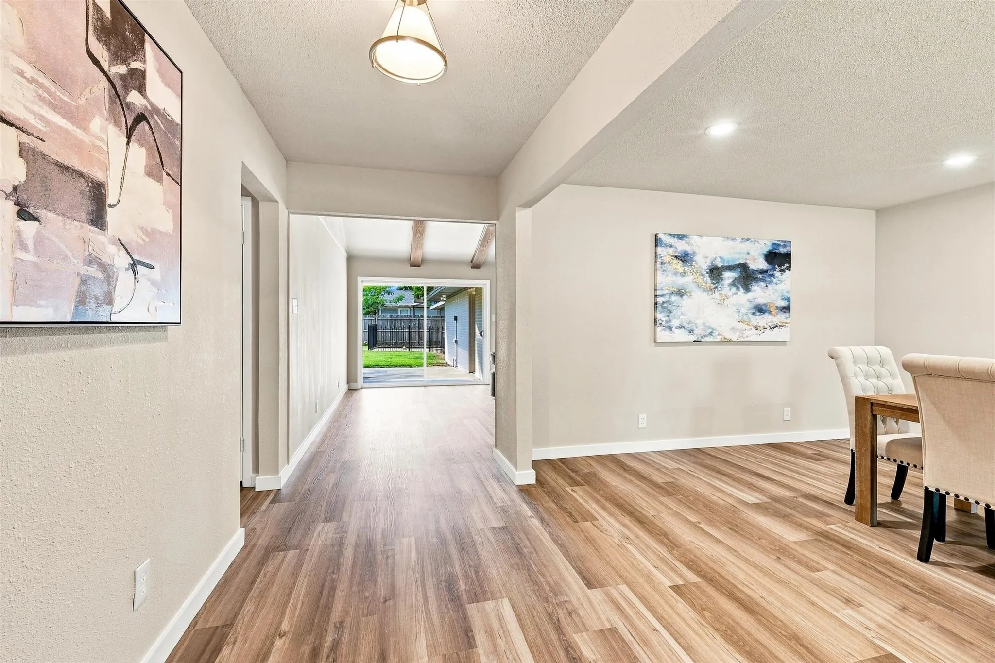 Single Family Residence For Sale in Tarrant County , 305 Brookview Drive, Hurst, Texas 76054, 4 Bedroom, 3 Bathroom, 2 Garage spaces, 2,437 Sqft, built in 1963, mls#21382020, Real Estate Agent in Hurst, Homes For Sale in Tarrant county, Homes For Sale in Hurst, Realtor in Hurst Texas, Real Estate Brokerage Independent Realty Texas, Luminita Cordes Realtor