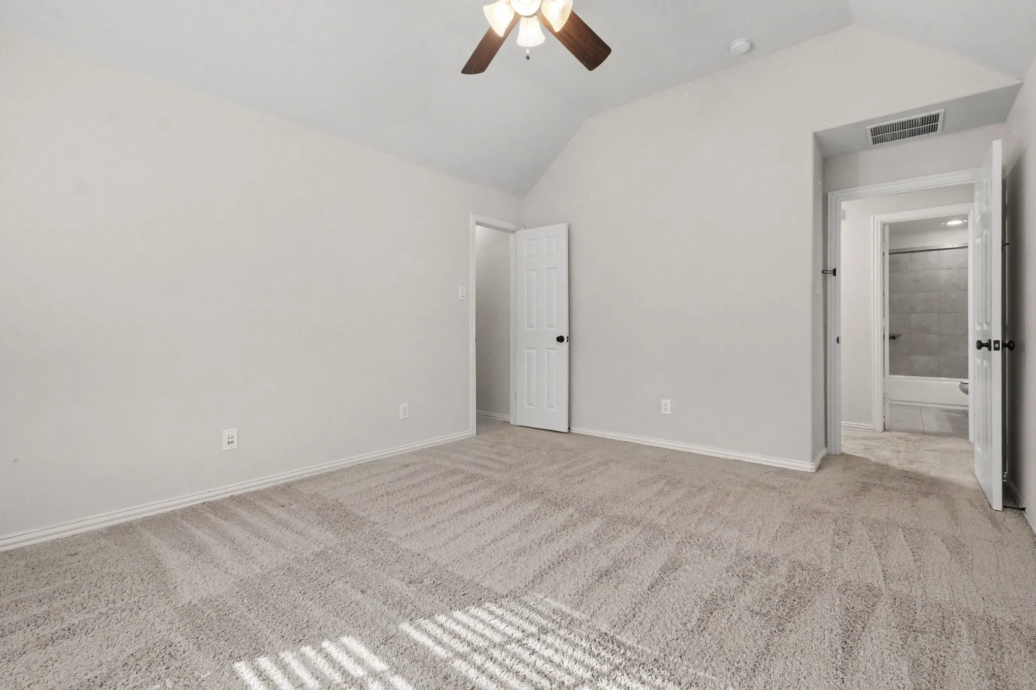 Single Family Residence For Sale in Collin County , 13459 Clifton Drive, Frisco, Texas 75035, 4 Bedroom, 3 Bathroom, 2 Garage spaces, 3,270 Sqft, built in 2009, mls#21382560, Real Estate Agent in Frisco, Homes For Sale in Collin county, Homes For Sale in Frisco, Realtor in Frisco Texas, Real Estate Brokerage Independent Realty Texas, Luminita Cordes Realtor