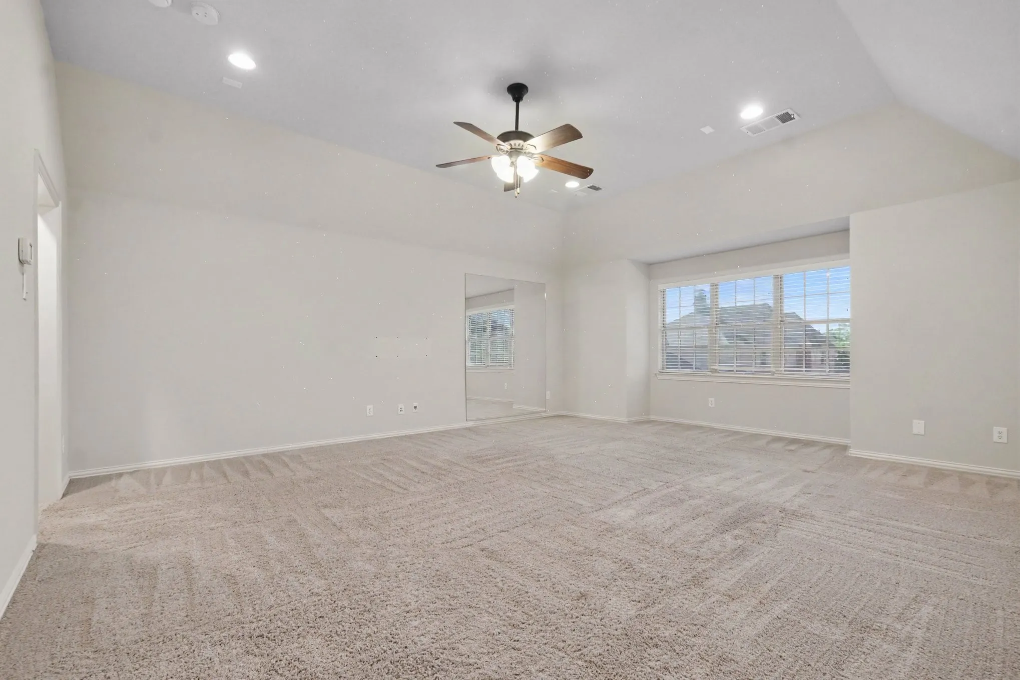 Single Family Residence For Sale in Collin County , 13459 Clifton Drive, Frisco, Texas 75035, 4 Bedroom, 3 Bathroom, 2 Garage spaces, 3,270 Sqft, built in 2009, mls#21382560, Real Estate Agent in Frisco, Homes For Sale in Collin county, Homes For Sale in Frisco, Realtor in Frisco Texas, Real Estate Brokerage Independent Realty Texas, Luminita Cordes Realtor