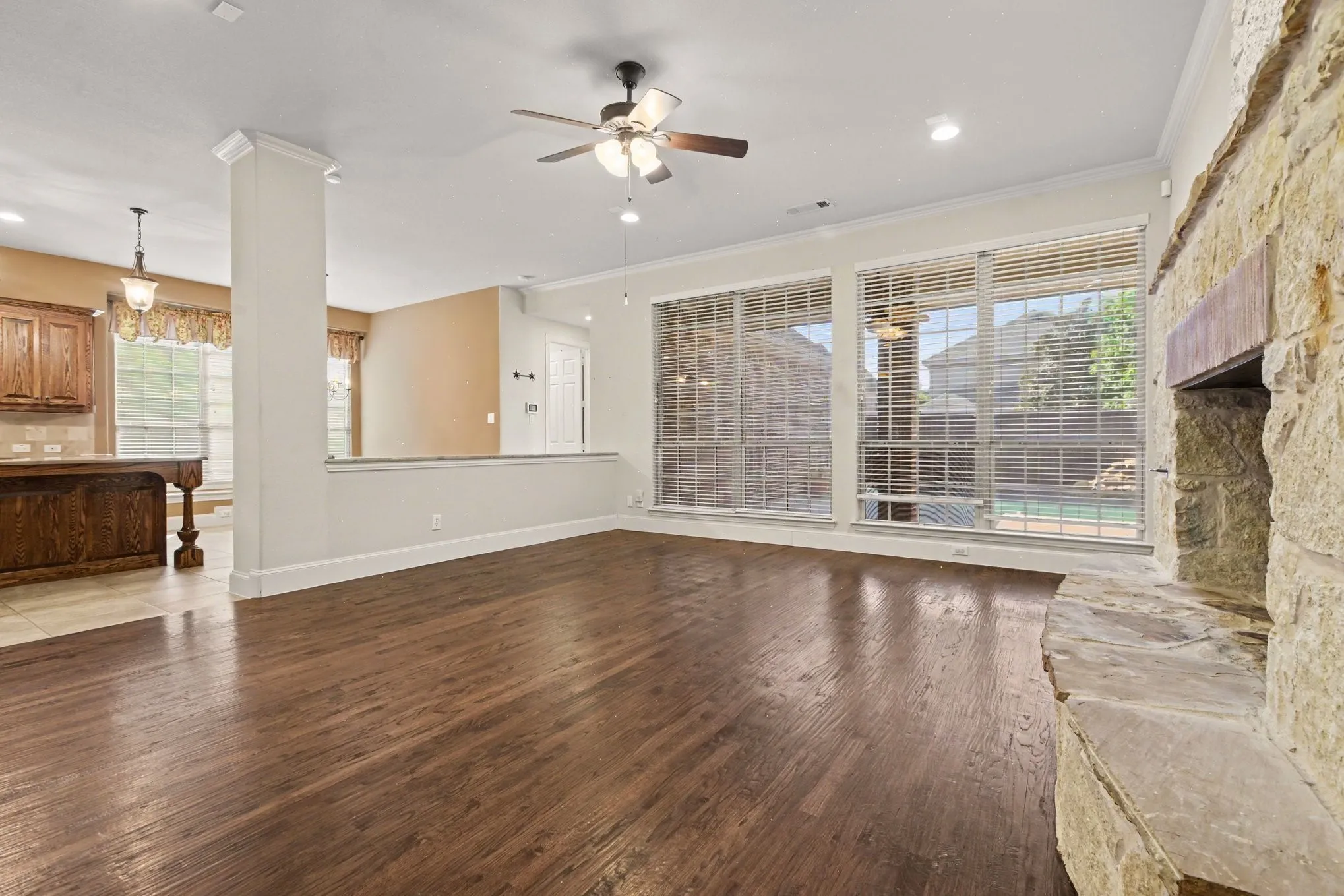 Single Family Residence For Sale in Collin County , 13459 Clifton Drive, Frisco, Texas 75035, 4 Bedroom, 3 Bathroom, 2 Garage spaces, 3,270 Sqft, built in 2009, mls#21382560, Real Estate Agent in Frisco, Homes For Sale in Collin county, Homes For Sale in Frisco, Realtor in Frisco Texas, Real Estate Brokerage Independent Realty Texas, Luminita Cordes Realtor