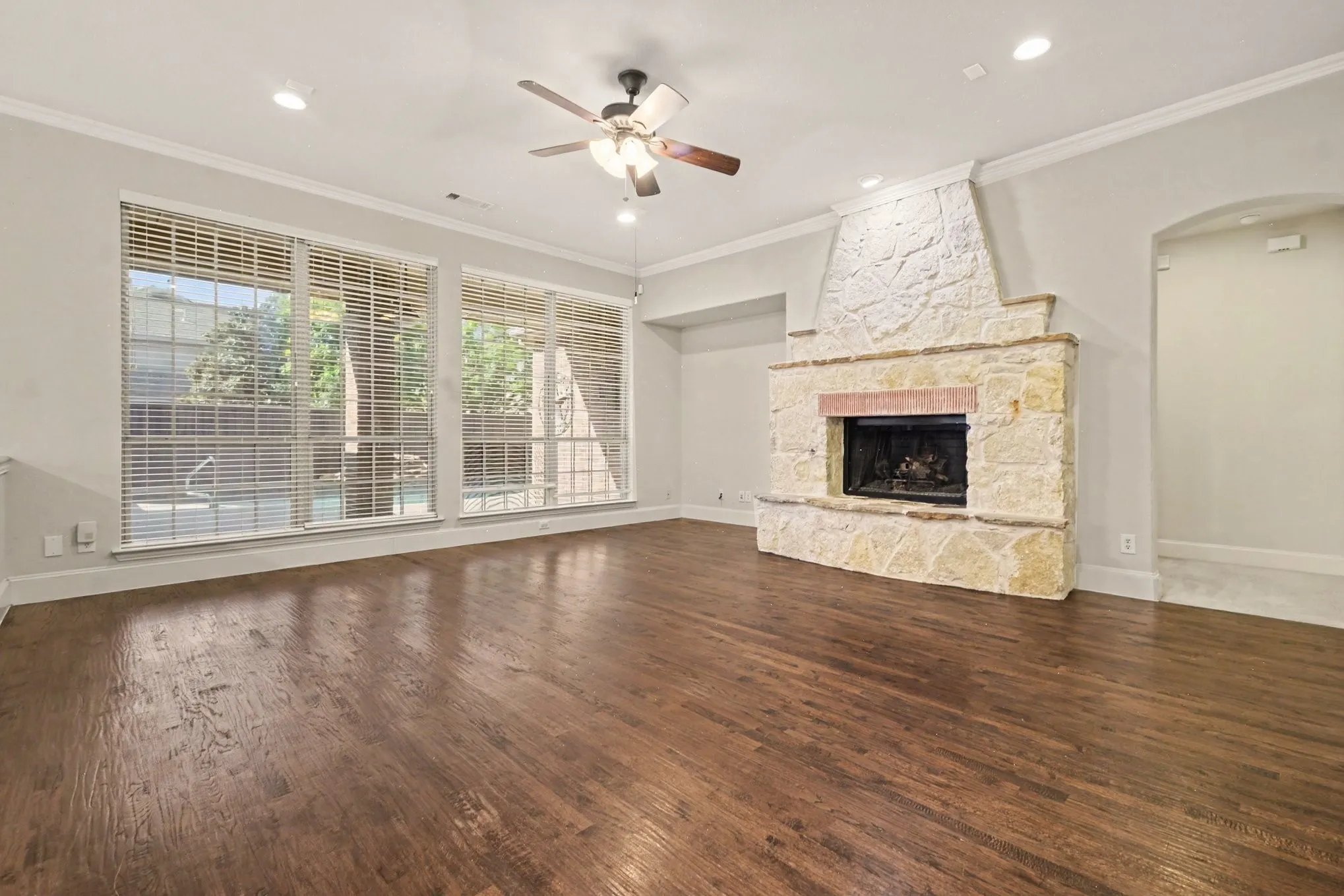 Single Family Residence For Sale in Collin County , 13459 Clifton Drive, Frisco, Texas 75035, 4 Bedroom, 3 Bathroom, 2 Garage spaces, 3,270 Sqft, built in 2009, mls#21382560, Real Estate Agent in Frisco, Homes For Sale in Collin county, Homes For Sale in Frisco, Realtor in Frisco Texas, Real Estate Brokerage Independent Realty Texas, Luminita Cordes Realtor