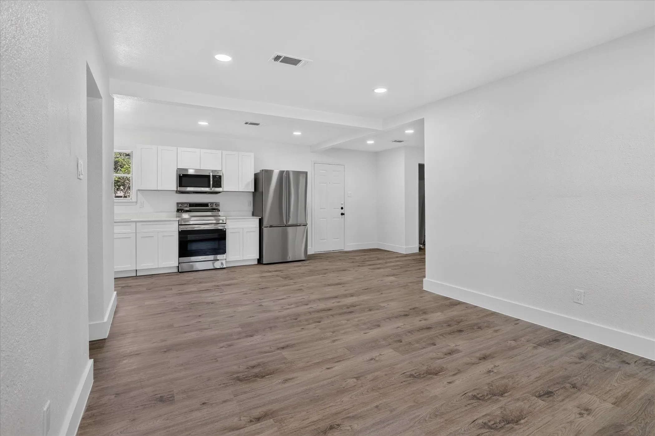 Single Family Residence For Sale in Dallas County , 7917 Woodshire Drive, Dallas, Texas 75232, 4 Bedroom, 2 Bathroom, Garage spaces, 1,294 Sqft, built in 1960, mls#21382726, Real Estate Agent in Dallas, Homes For Sale in Dallas county, Homes For Sale in Dallas, Realtor in Dallas Texas, Real Estate Brokerage Independent Realty Texas, Luminita Cordes Realtor