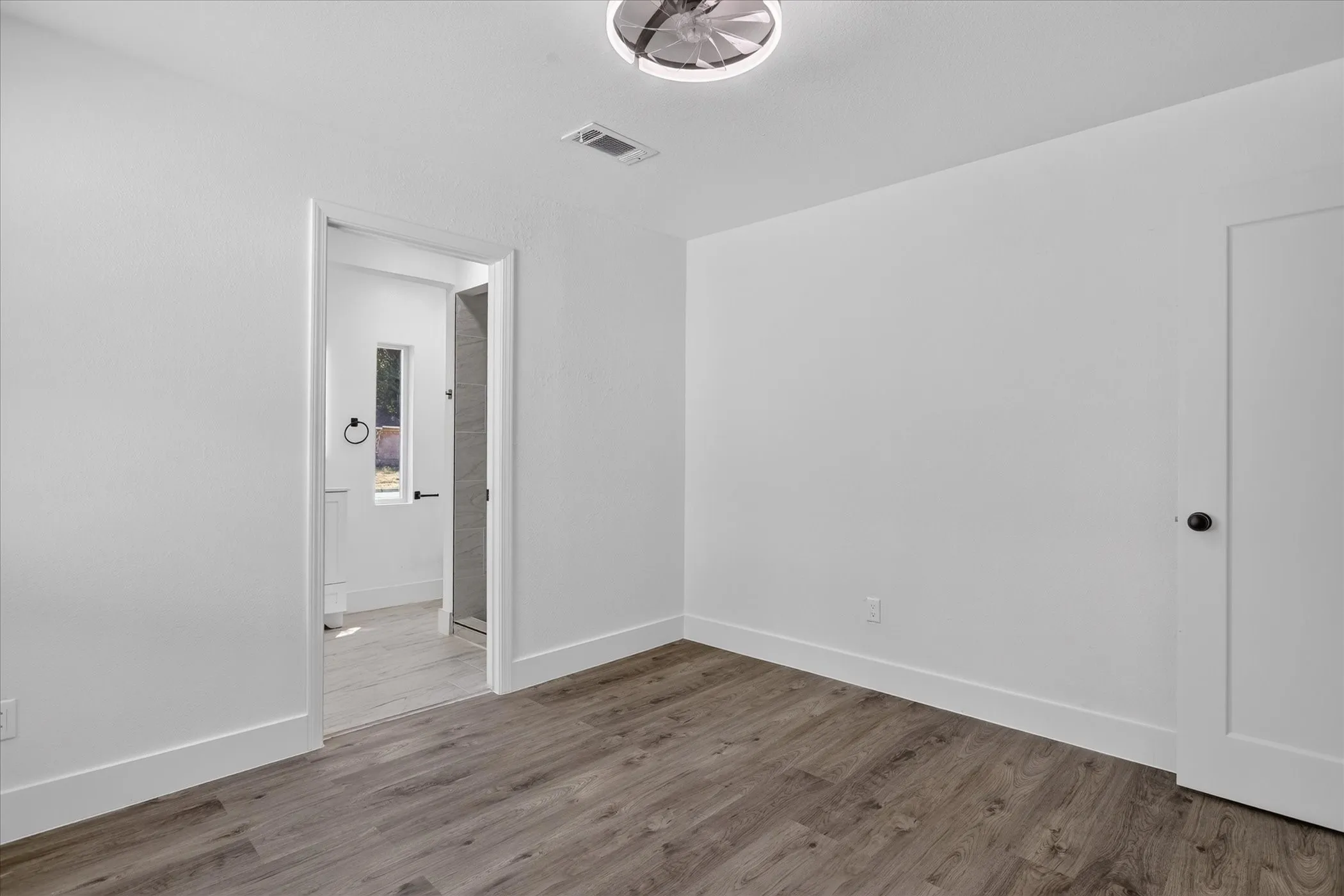 Single Family Residence For Sale in Dallas County , 7917 Woodshire Drive, Dallas, Texas 75232, 4 Bedroom, 2 Bathroom, Garage spaces, 1,294 Sqft, built in 1960, mls#21382726, Real Estate Agent in Dallas, Homes For Sale in Dallas county, Homes For Sale in Dallas, Realtor in Dallas Texas, Real Estate Brokerage Independent Realty Texas, Luminita Cordes Realtor