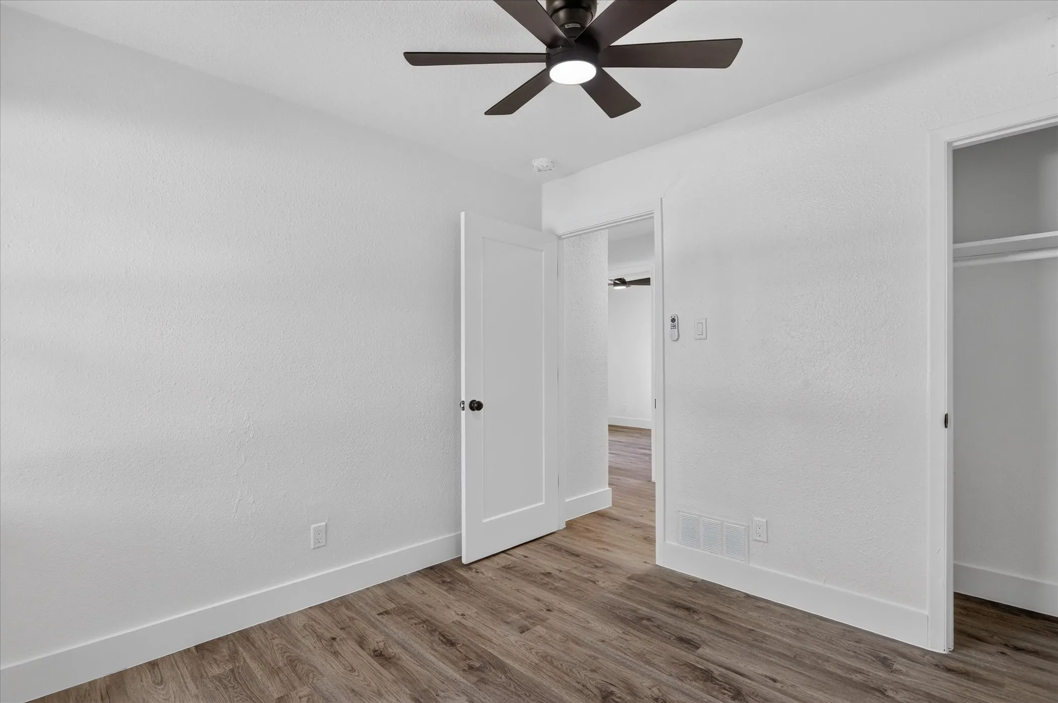 Single Family Residence For Sale in Dallas County , 7917 Woodshire Drive, Dallas, Texas 75232, 4 Bedroom, 2 Bathroom, Garage spaces, 1,294 Sqft, built in 1960, mls#21382726, Real Estate Agent in Dallas, Homes For Sale in Dallas county, Homes For Sale in Dallas, Realtor in Dallas Texas, Real Estate Brokerage Independent Realty Texas, Luminita Cordes Realtor