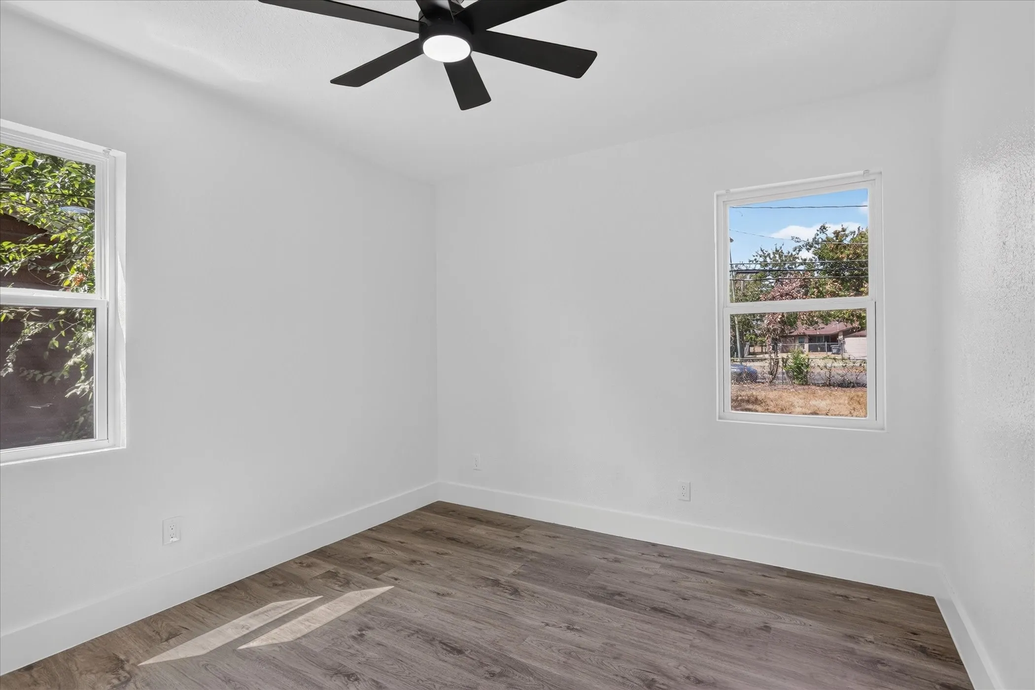 Single Family Residence For Sale in Dallas County , 7917 Woodshire Drive, Dallas, Texas 75232, 4 Bedroom, 2 Bathroom, Garage spaces, 1,294 Sqft, built in 1960, mls#21382726, Real Estate Agent in Dallas, Homes For Sale in Dallas county, Homes For Sale in Dallas, Realtor in Dallas Texas, Real Estate Brokerage Independent Realty Texas, Luminita Cordes Realtor