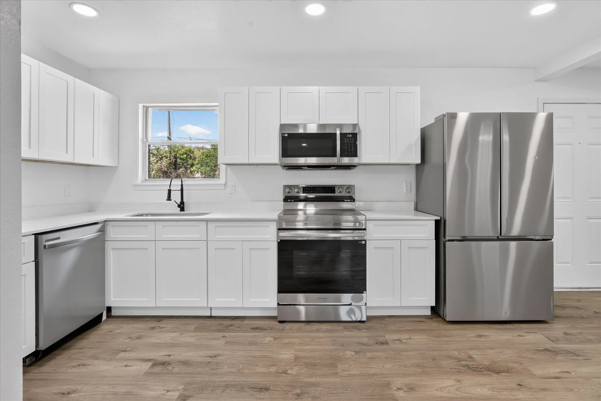Single Family Residence For Sale in Dallas County , 7917 Woodshire Drive, Dallas, Texas 75232, 4 Bedroom, 2 Bathroom, Garage spaces, 1,294 Sqft, built in 1960, mls#21382726, Real Estate Agent in Dallas, Homes For Sale in Dallas county, Homes For Sale in Dallas, Realtor in Dallas Texas, Real Estate Brokerage Independent Realty Texas, Luminita Cordes Realtor