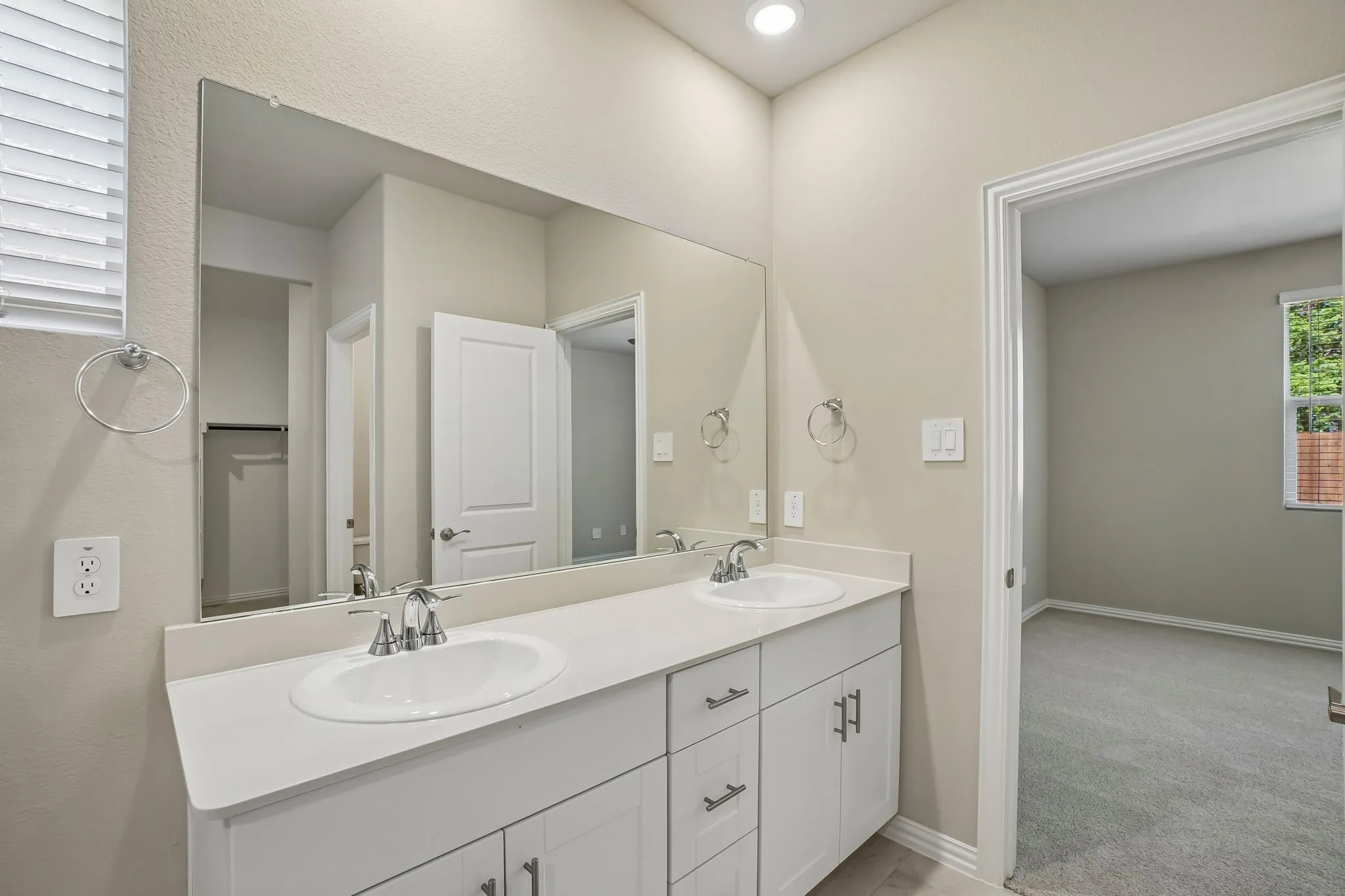 Photo is not of the actual home, but is an inspirational photo of builder’s model home and may depict options, furnishings, and/or decorator features that are not included.