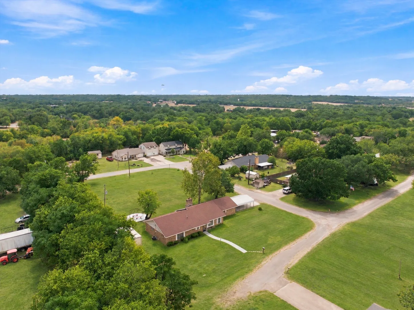 Single Family Residence For Sale in Bosque County , 101 W Avenue G, Valley Mills, Texas 76689, 4 Bedroom, 2 Bathroom, Garage spaces, 2,394 Sqft, built in 1978, mls#21381949, Real Estate Agent in Valley Mills, Homes For Sale in Bosque county, Homes For Sale in Valley Mills, Realtor in Valley Mills Texas, Real Estate Brokerage Independent Realty Texas, Luminita Cordes Realtor