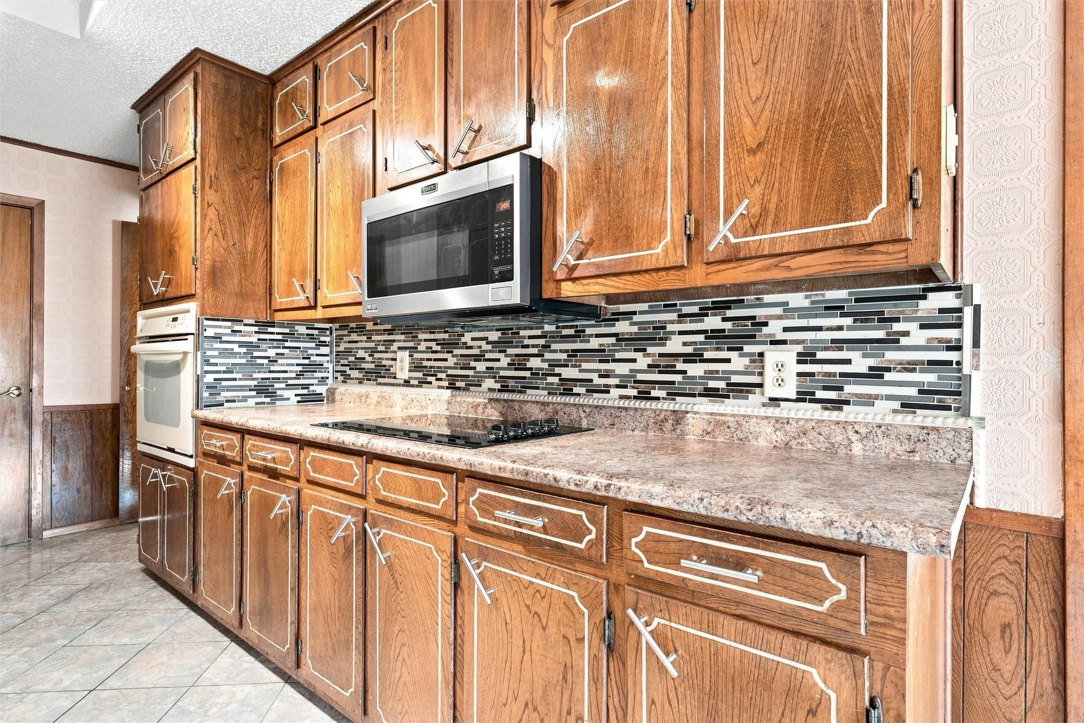 Single Family Residence For Sale in Bosque County , 101 W Avenue G, Valley Mills, Texas 76689, 4 Bedroom, 2 Bathroom, Garage spaces, 2,394 Sqft, built in 1978, mls#21381949, Real Estate Agent in Valley Mills, Homes For Sale in Bosque county, Homes For Sale in Valley Mills, Realtor in Valley Mills Texas, Real Estate Brokerage Independent Realty Texas, Luminita Cordes Realtor