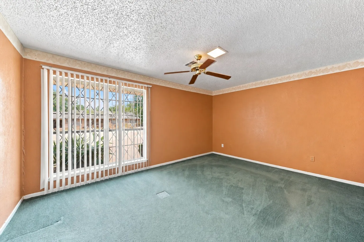 Single Family Residence For Sale in Bosque County , 101 W Avenue G, Valley Mills, Texas 76689, 4 Bedroom, 2 Bathroom, Garage spaces, 2,394 Sqft, built in 1978, mls#21381949, Real Estate Agent in Valley Mills, Homes For Sale in Bosque county, Homes For Sale in Valley Mills, Realtor in Valley Mills Texas, Real Estate Brokerage Independent Realty Texas, Luminita Cordes Realtor