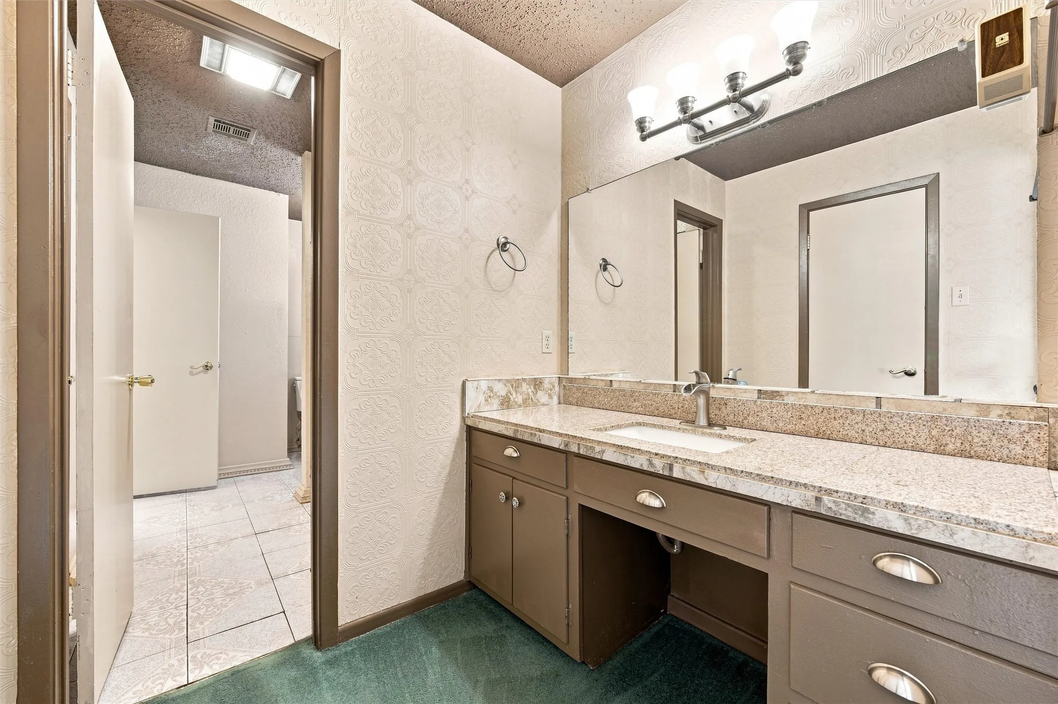 Single Family Residence For Sale in Bosque County , 101 W Avenue G, Valley Mills, Texas 76689, 4 Bedroom, 2 Bathroom, Garage spaces, 2,394 Sqft, built in 1978, mls#21381949, Real Estate Agent in Valley Mills, Homes For Sale in Bosque county, Homes For Sale in Valley Mills, Realtor in Valley Mills Texas, Real Estate Brokerage Independent Realty Texas, Luminita Cordes Realtor