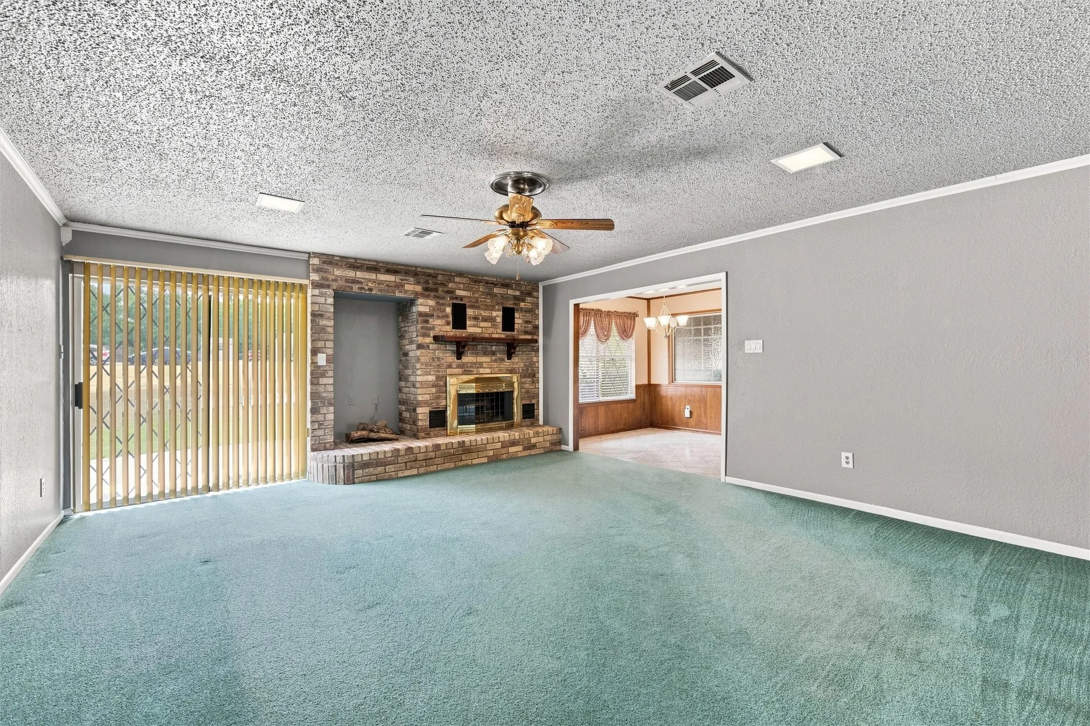 Single Family Residence For Sale in Bosque County , 101 W Avenue G, Valley Mills, Texas 76689, 4 Bedroom, 2 Bathroom, Garage spaces, 2,394 Sqft, built in 1978, mls#21381949, Real Estate Agent in Valley Mills, Homes For Sale in Bosque county, Homes For Sale in Valley Mills, Realtor in Valley Mills Texas, Real Estate Brokerage Independent Realty Texas, Luminita Cordes Realtor