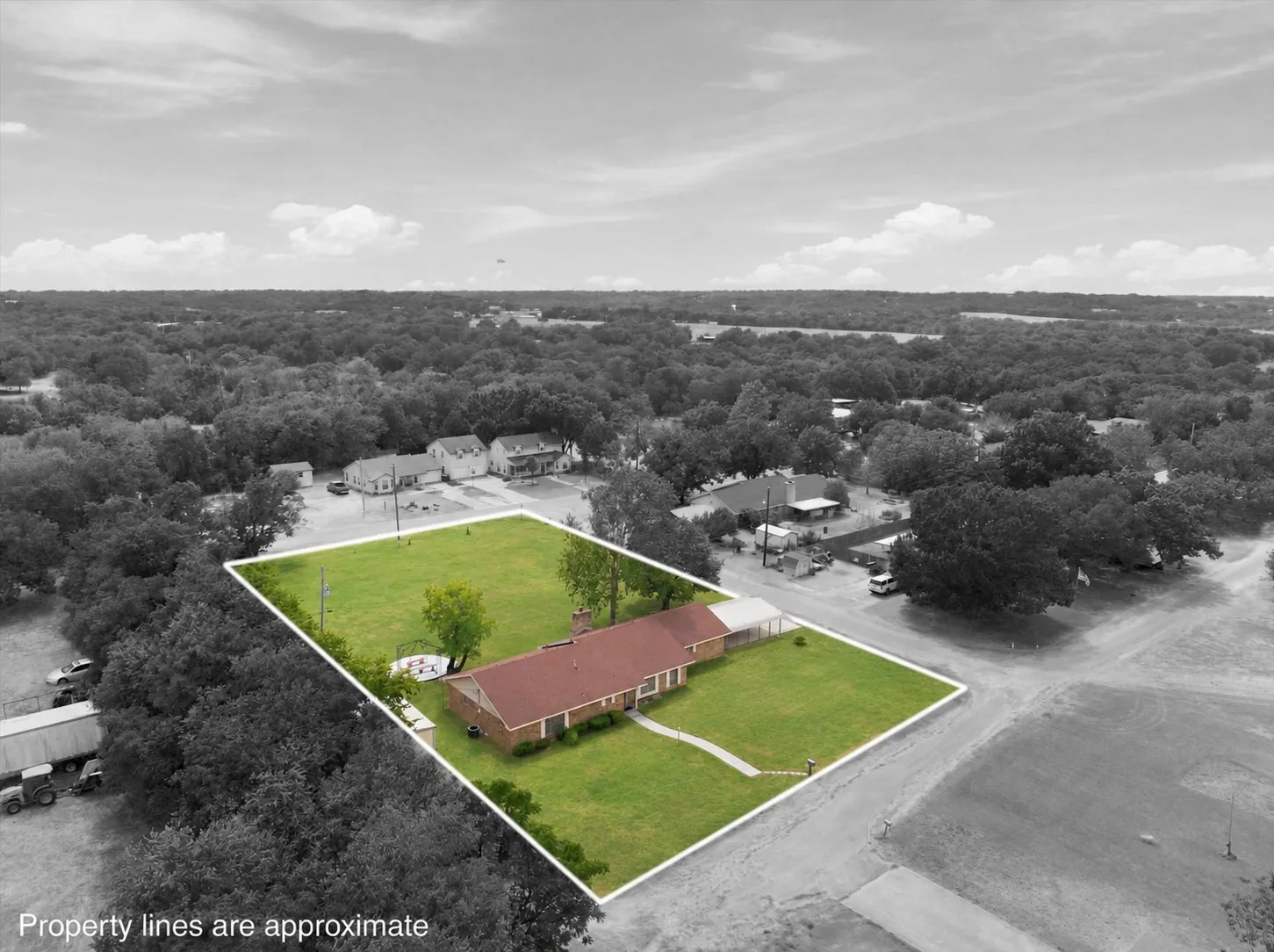 Single Family Residence For Sale in Bosque County , 101 W Avenue G, Valley Mills, Texas 76689, 4 Bedroom, 2 Bathroom, Garage spaces, 2,394 Sqft, built in 1978, mls#21381949, Real Estate Agent in Valley Mills, Homes For Sale in Bosque county, Homes For Sale in Valley Mills, Realtor in Valley Mills Texas, Real Estate Brokerage Independent Realty Texas, Luminita Cordes Realtor