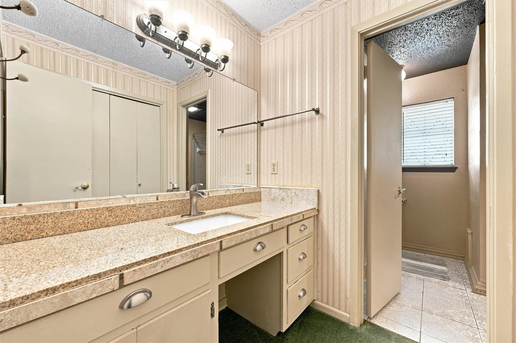 Single Family Residence For Sale in Bosque County , 101 W Avenue G, Valley Mills, Texas 76689, 4 Bedroom, 2 Bathroom, Garage spaces, 2,394 Sqft, built in 1978, mls#21381949, Real Estate Agent in Valley Mills, Homes For Sale in Bosque county, Homes For Sale in Valley Mills, Realtor in Valley Mills Texas, Real Estate Brokerage Independent Realty Texas, Luminita Cordes Realtor
