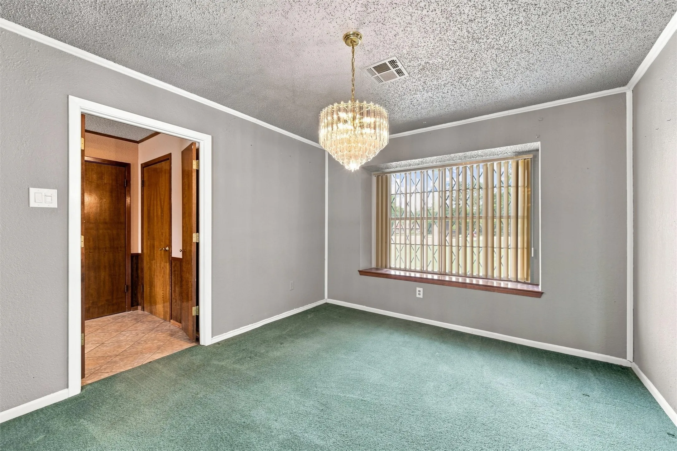 Single Family Residence For Sale in Bosque County , 101 W Avenue G, Valley Mills, Texas 76689, 4 Bedroom, 2 Bathroom, Garage spaces, 2,394 Sqft, built in 1978, mls#21381949, Real Estate Agent in Valley Mills, Homes For Sale in Bosque county, Homes For Sale in Valley Mills, Realtor in Valley Mills Texas, Real Estate Brokerage Independent Realty Texas, Luminita Cordes Realtor