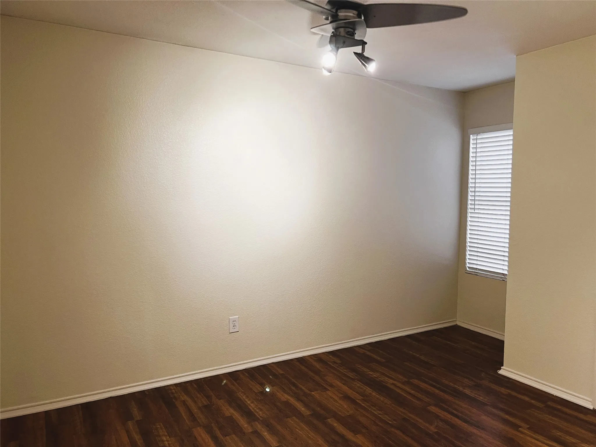 Laminate wood floors in all three bedroom.