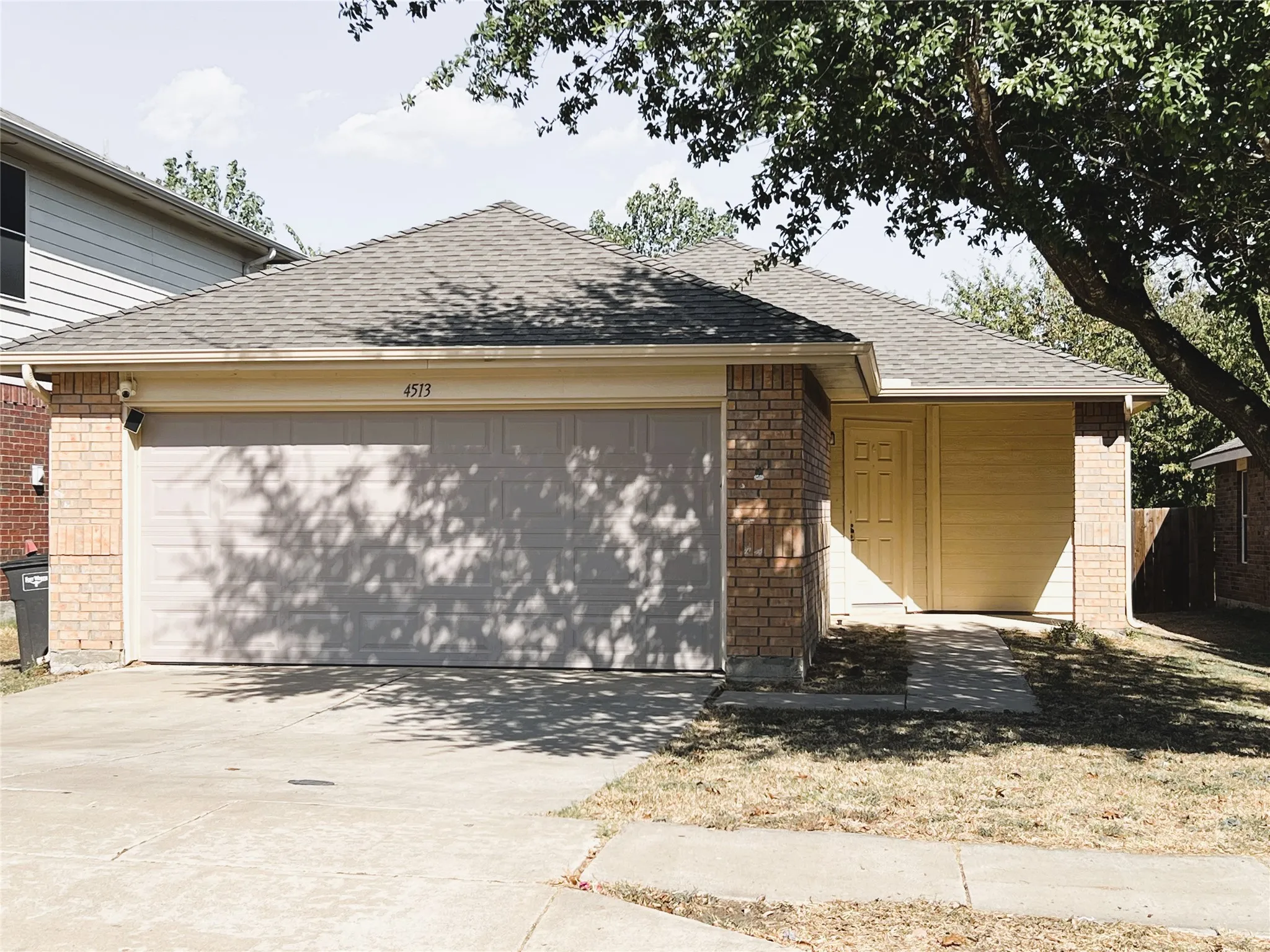 Single Family Residence For Rent in Tarrant County , 4513 Waterford Drive, Fort Worth, Texas 76179, 3 Bedroom, 2 Bathroom, 2 Garage spaces, 1,428 Sqft, built in 2006, mls#21383142, Real Estate Agent in Fort Worth, Homes For Rent in Tarrant county, Homes For Rent in Fort Worth, Realtor in Fort Worth Texas, Real Estate Brokerage Independent Realty Texas, Luminita Cordes Realtor