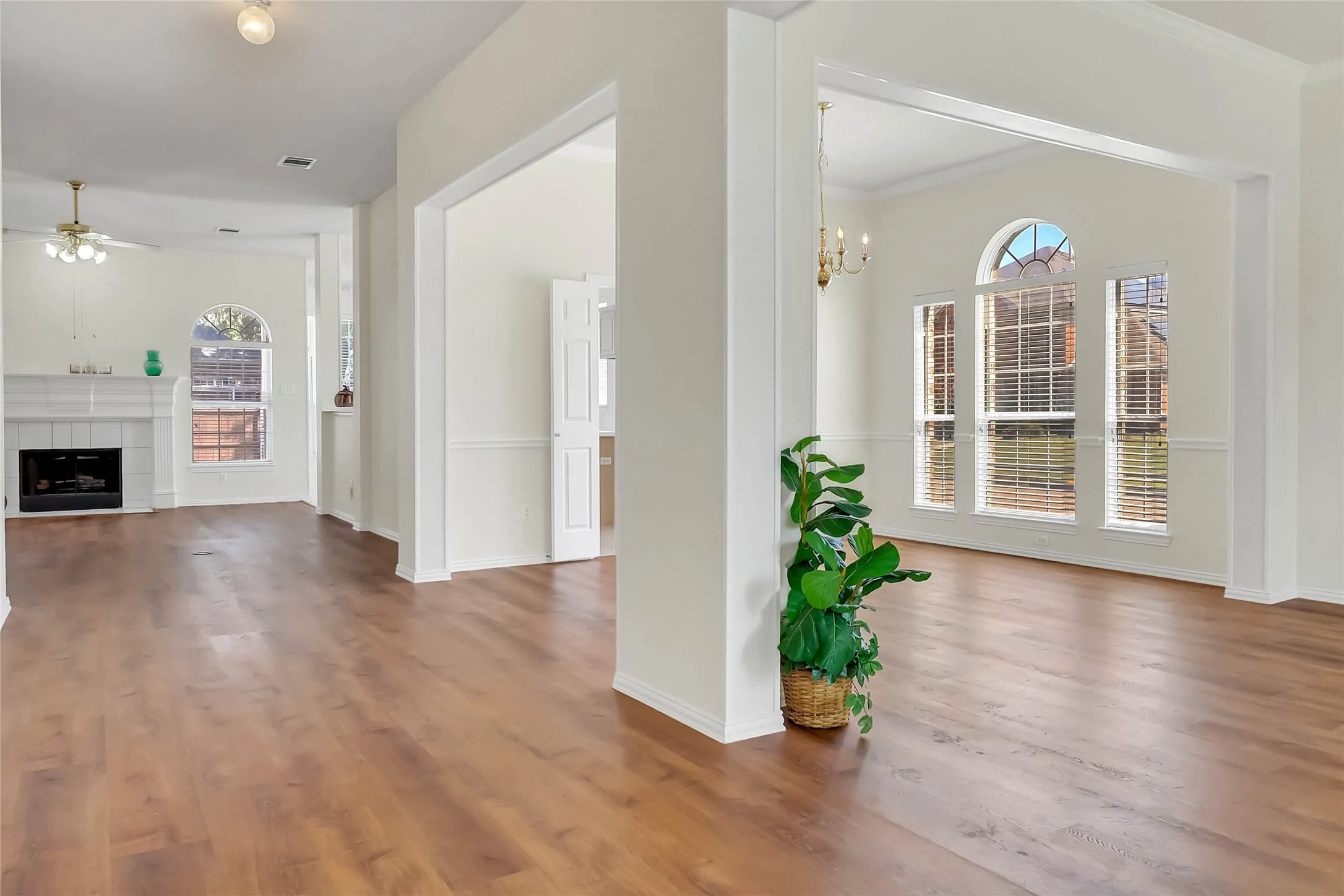Single Family Residence For Sale in Collin County , 4101 CANDLEWYCK Drive, Plano, Texas 75024, 4 Bedroom, 3 Bathroom, 2 Garage spaces, 2,380 Sqft, built in 1994, mls#21372688, Real Estate Agent in Plano, Homes For Sale in Collin county, Homes For Sale in Plano, Realtor in Plano Texas, Real Estate Brokerage Independent Realty Texas, Luminita Cordes Realtor