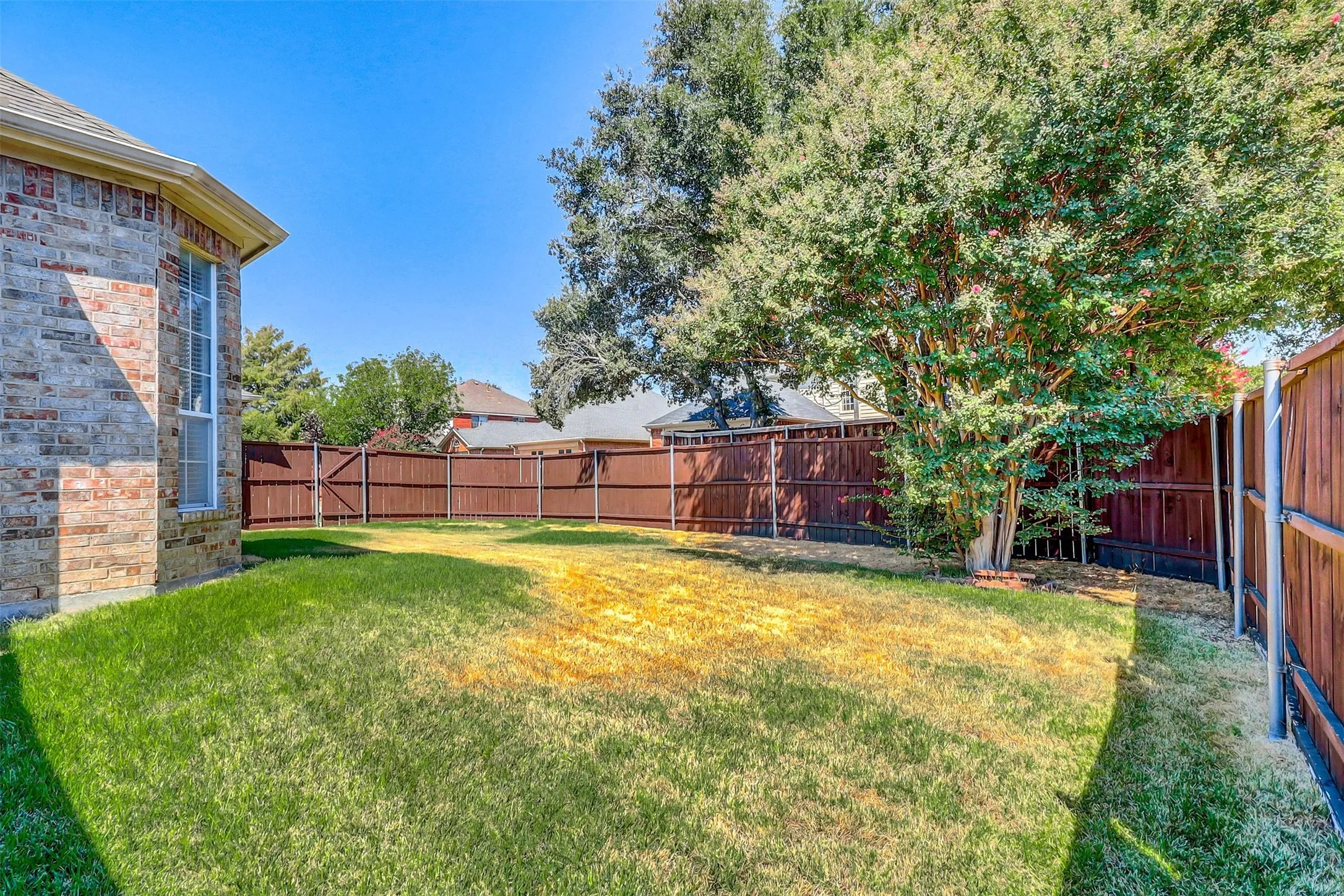 Single Family Residence For Sale in Collin County , 4101 CANDLEWYCK Drive, Plano, Texas 75024, 4 Bedroom, 3 Bathroom, 2 Garage spaces, 2,380 Sqft, built in 1994, mls#21372688, Real Estate Agent in Plano, Homes For Sale in Collin county, Homes For Sale in Plano, Realtor in Plano Texas, Real Estate Brokerage Independent Realty Texas, Luminita Cordes Realtor