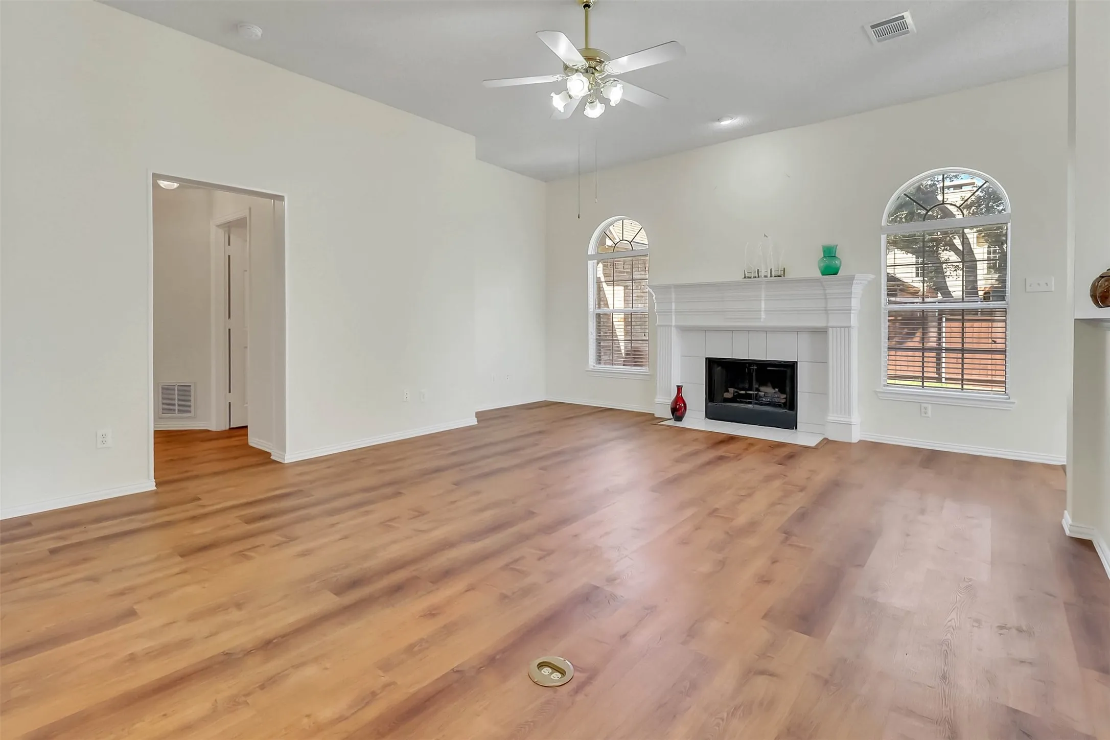 Single Family Residence For Sale in Collin County , 4101 CANDLEWYCK Drive, Plano, Texas 75024, 4 Bedroom, 3 Bathroom, 2 Garage spaces, 2,380 Sqft, built in 1994, mls#21372688, Real Estate Agent in Plano, Homes For Sale in Collin county, Homes For Sale in Plano, Realtor in Plano Texas, Real Estate Brokerage Independent Realty Texas, Luminita Cordes Realtor