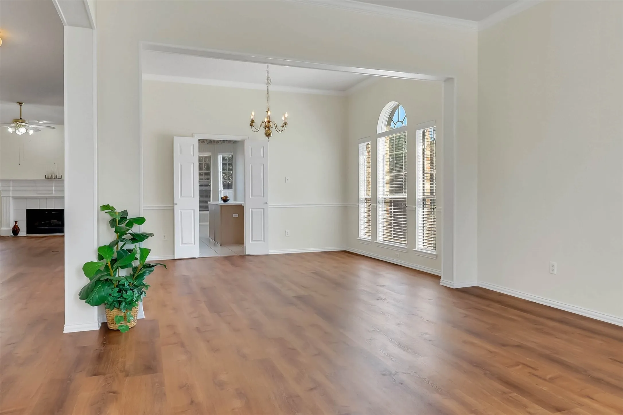 Single Family Residence For Sale in Collin County , 4101 CANDLEWYCK Drive, Plano, Texas 75024, 4 Bedroom, 3 Bathroom, 2 Garage spaces, 2,380 Sqft, built in 1994, mls#21372688, Real Estate Agent in Plano, Homes For Sale in Collin county, Homes For Sale in Plano, Realtor in Plano Texas, Real Estate Brokerage Independent Realty Texas, Luminita Cordes Realtor