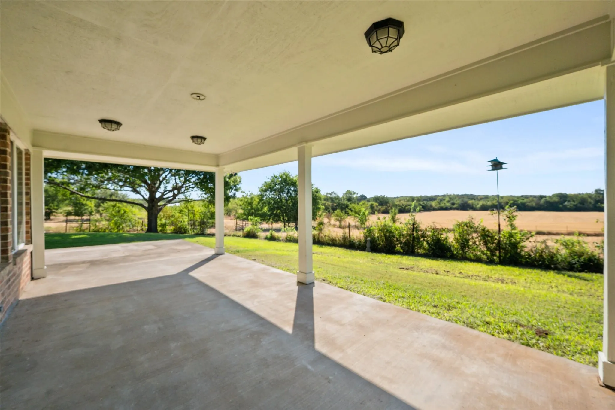 Single Family Residence For Sale in Parker County , 6809 Norris Circle, Weatherford, Texas 76087, 3 Bedroom, 2 Bathroom, 2 Garage spaces, 2,011 Sqft, built in 1982, mls#21379356, Real Estate Agent in Weatherford, Homes For Sale in Parker county, Homes For Sale in Weatherford, Realtor in Weatherford Texas, Real Estate Brokerage Independent Realty Texas, Luminita Cordes Realtor