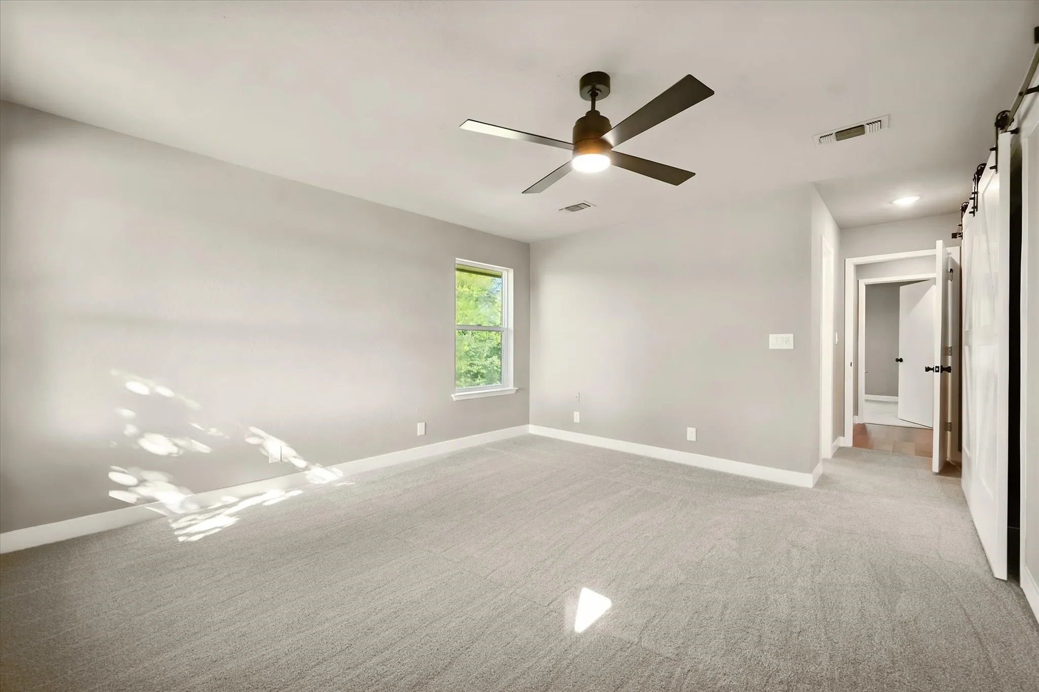 Single Family Residence For Sale in Parker County , 6809 Norris Circle, Weatherford, Texas 76087, 3 Bedroom, 2 Bathroom, 2 Garage spaces, 2,011 Sqft, built in 1982, mls#21379356, Real Estate Agent in Weatherford, Homes For Sale in Parker county, Homes For Sale in Weatherford, Realtor in Weatherford Texas, Real Estate Brokerage Independent Realty Texas, Luminita Cordes Realtor